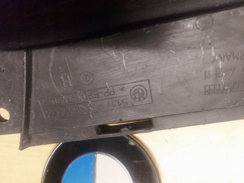 BMW E90 E91 KRATKA ZDERZAKA PRZEDNIEGO LEWA/ PRAWA Producent części BMW OE