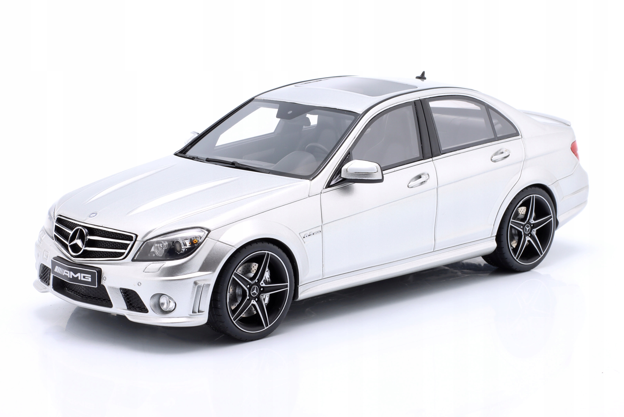Mercedes-Benz C-Class C63 Amg (W204) 2008 Silver Gt Spirit 1:18 Model GT462