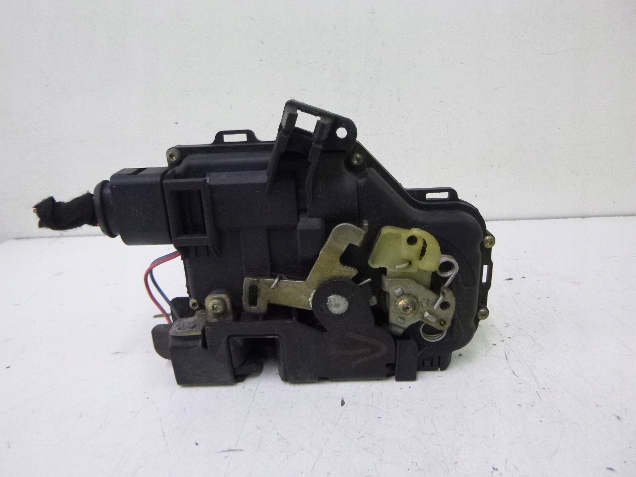 lock door front right Audi A6 C5 sedan 1998r.
