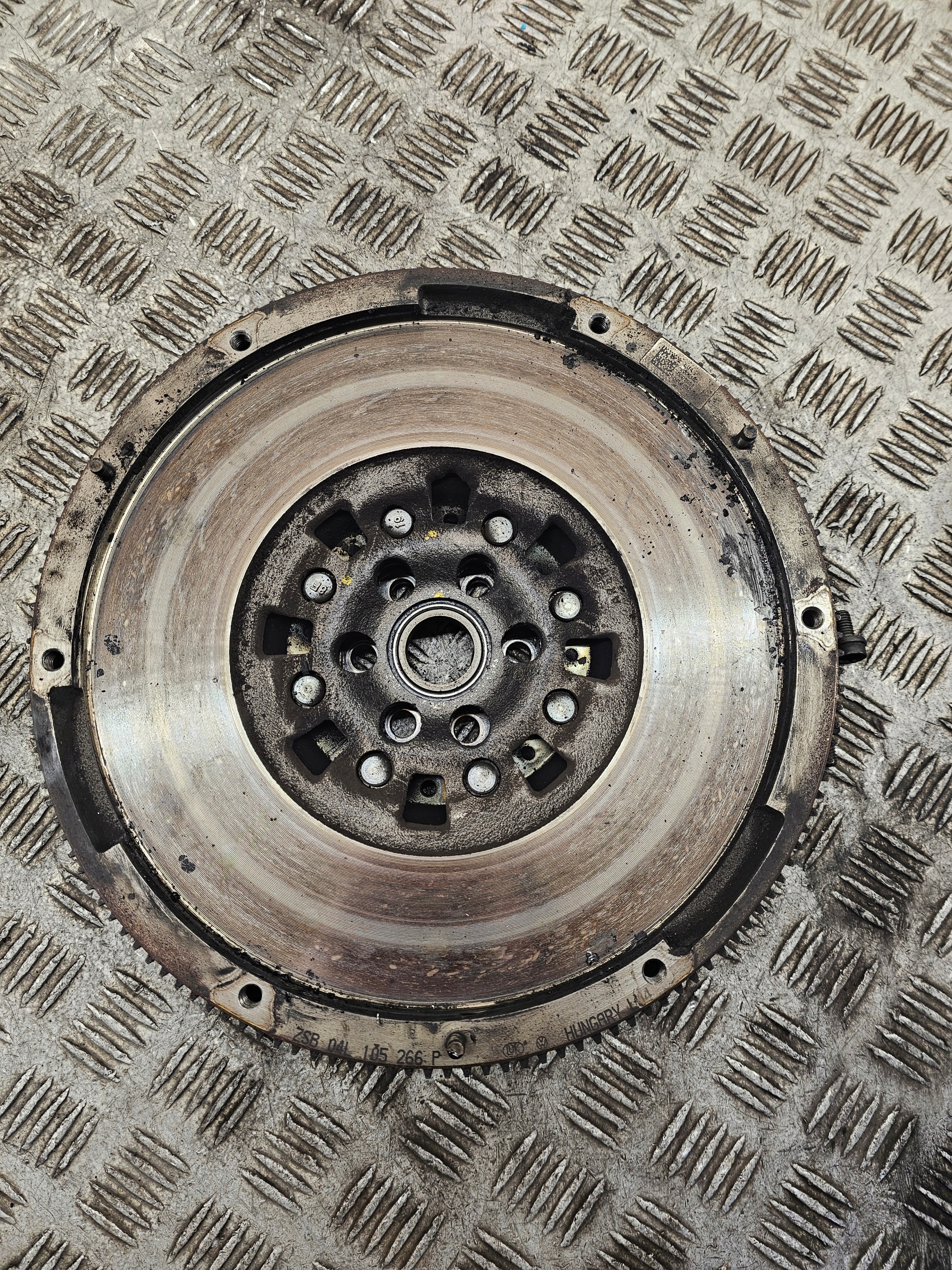 OE VAG clutch VW CRAFTER 2,0 TDI 16- 04L141015P