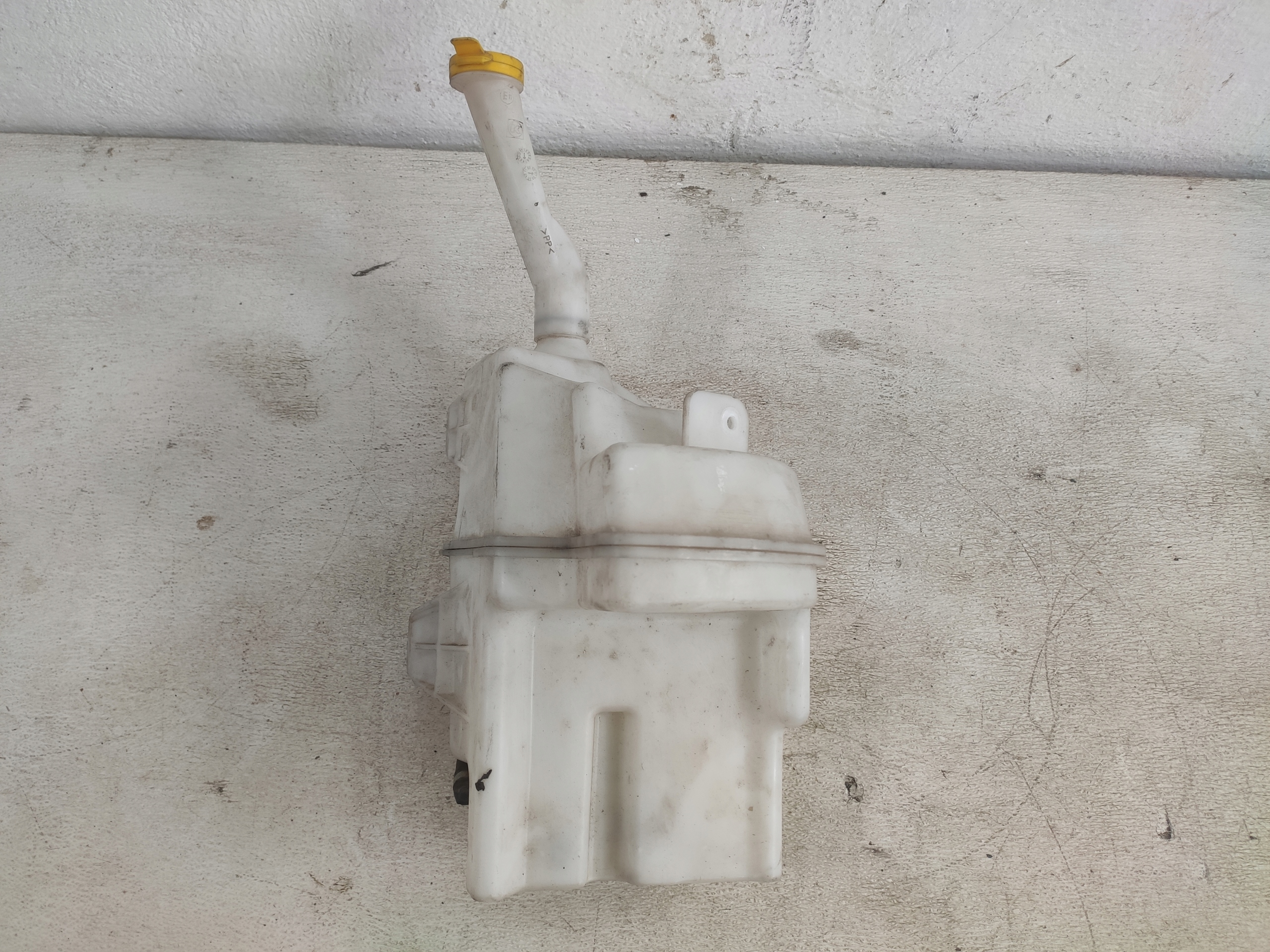 SAAB 9-3 2008 KOMBI washer fluid tank XENON