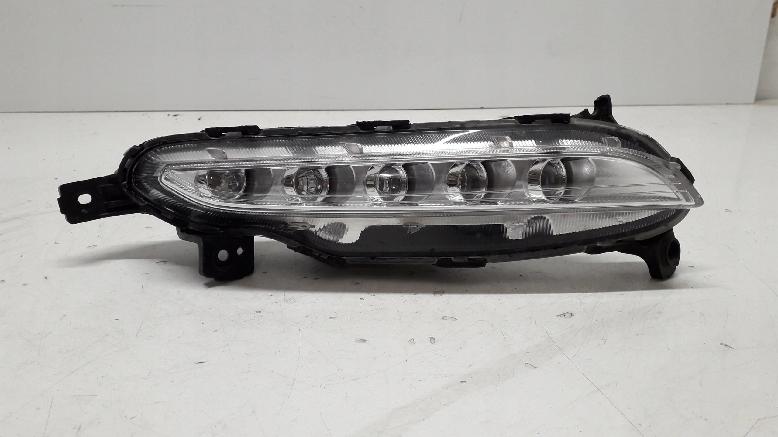 15- - HYUNDAI TUCSON 15-галогенний світлодіодний правий 92208-D7000