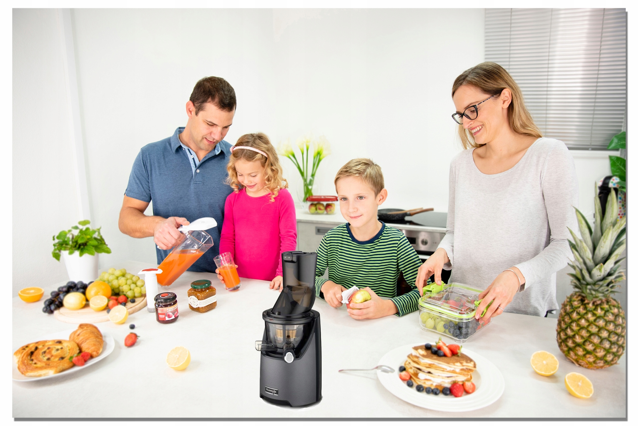 WYCISKARKA WOLNOOBROTOWA KUVINGS EVO820 PLUS BIAŁA Model EVO820 Plus