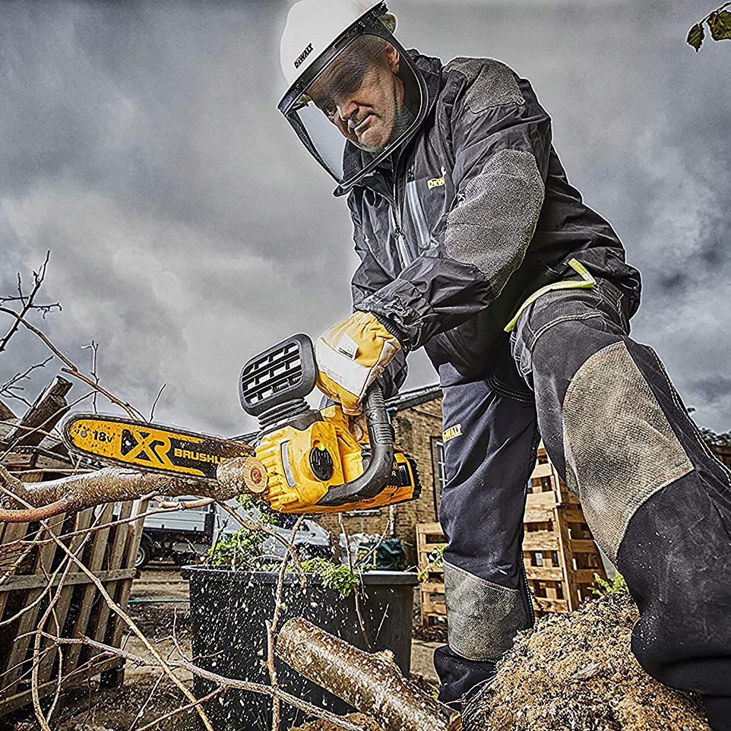 DEWALT Piła łańcuchowa aku 18V ZESTAW 1x5Ah + łado DCM565P1 Napięcie akumulatora 18 V