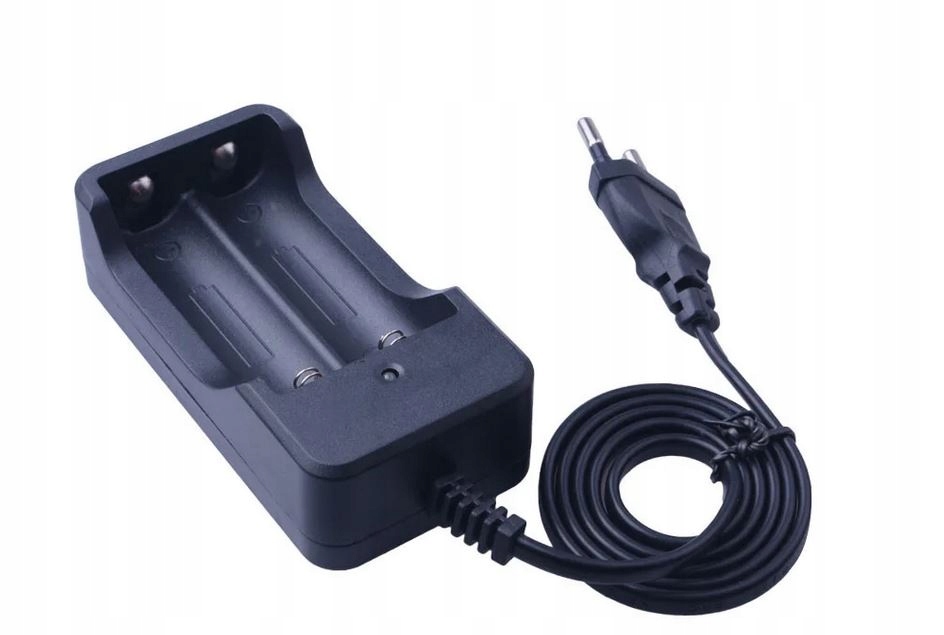 UNIWERSALNA ŁADOWARKA DO AKUMULATORKÓW OGNIW TYPU 18650 3.7V 4.2V SIECIOWA Model inny