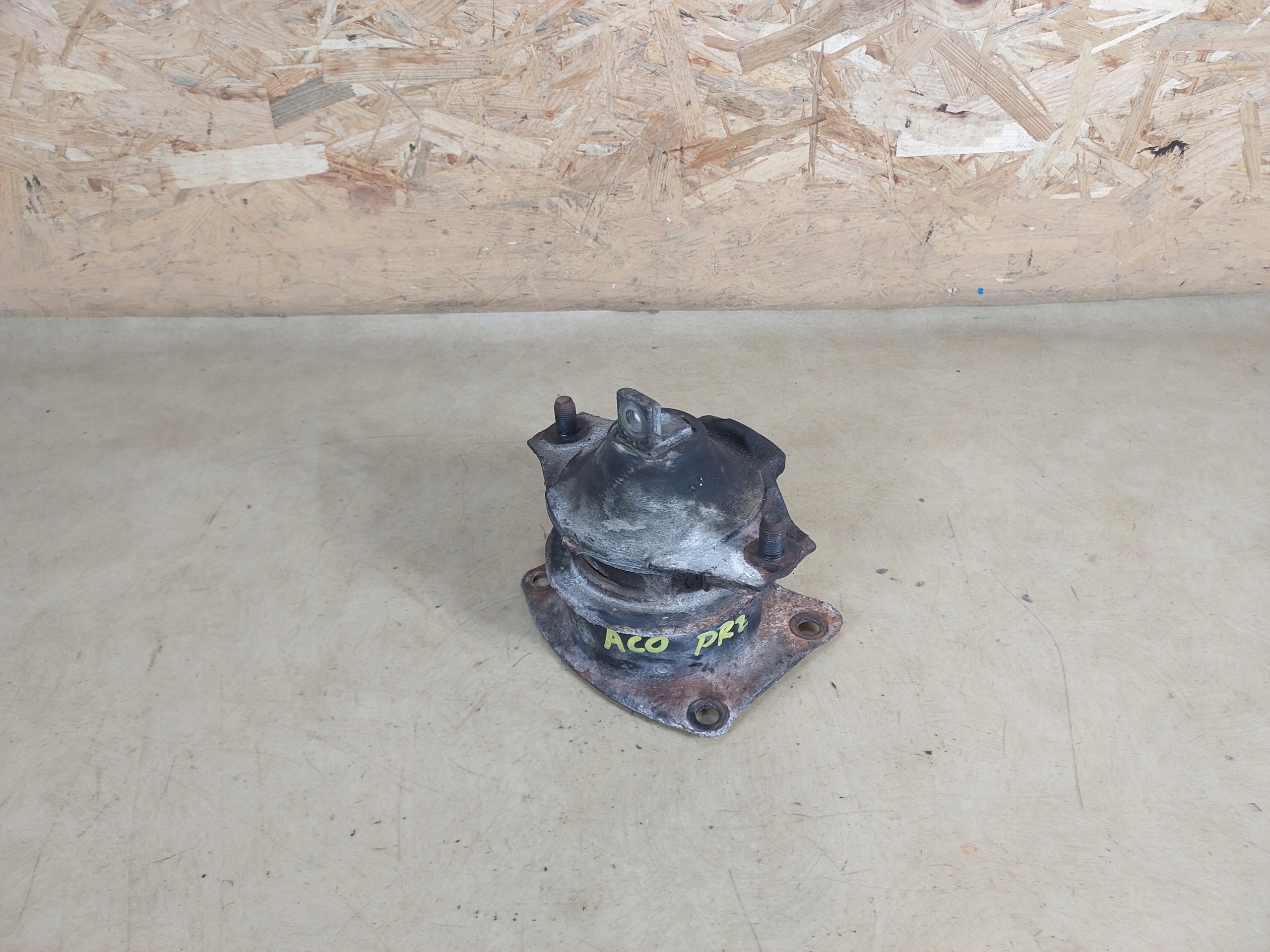 ACCORD VII 2.4 PODUSZKA SILNIKA