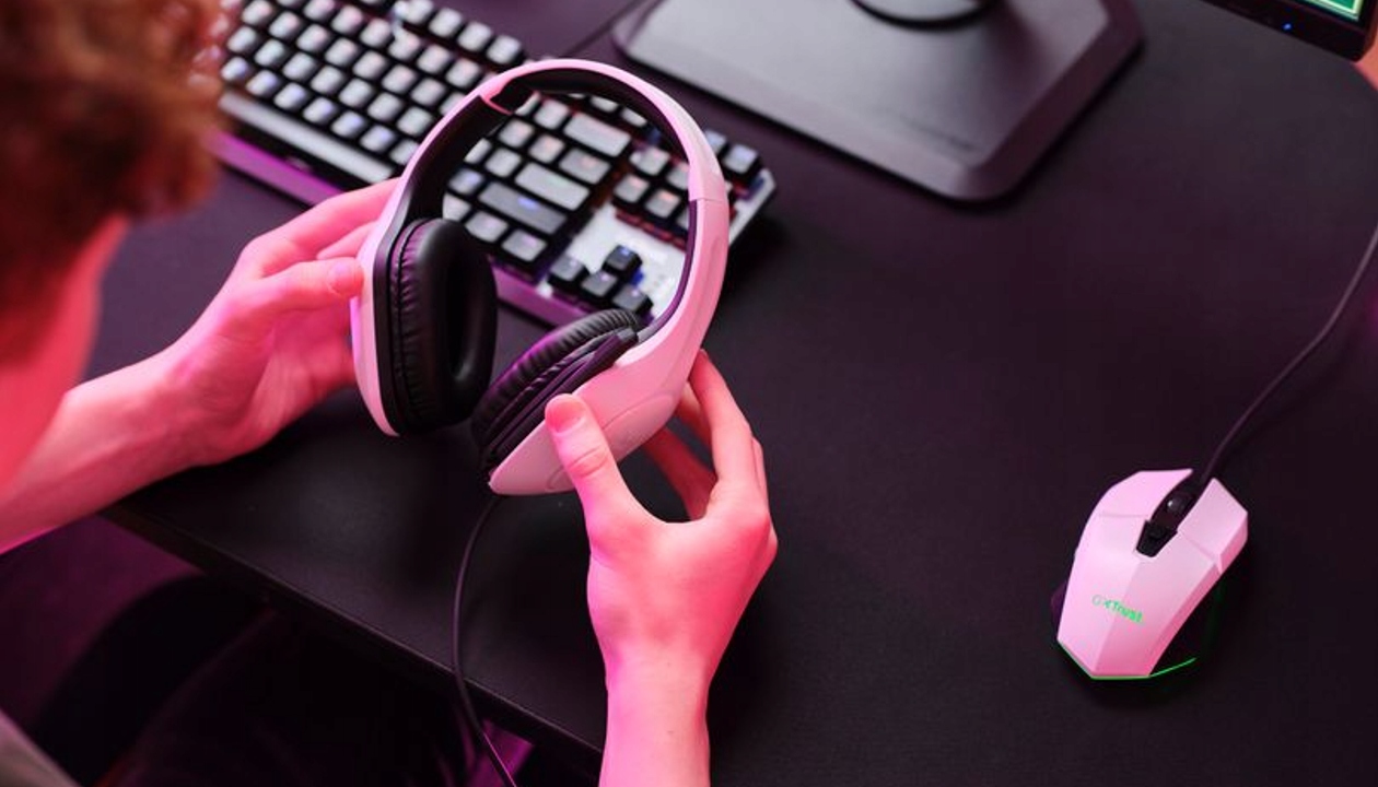 Lekki zestaw słuchawkowy do gier GXT 415W ZIROX (biały) EAN (GTIN) 8713439251470