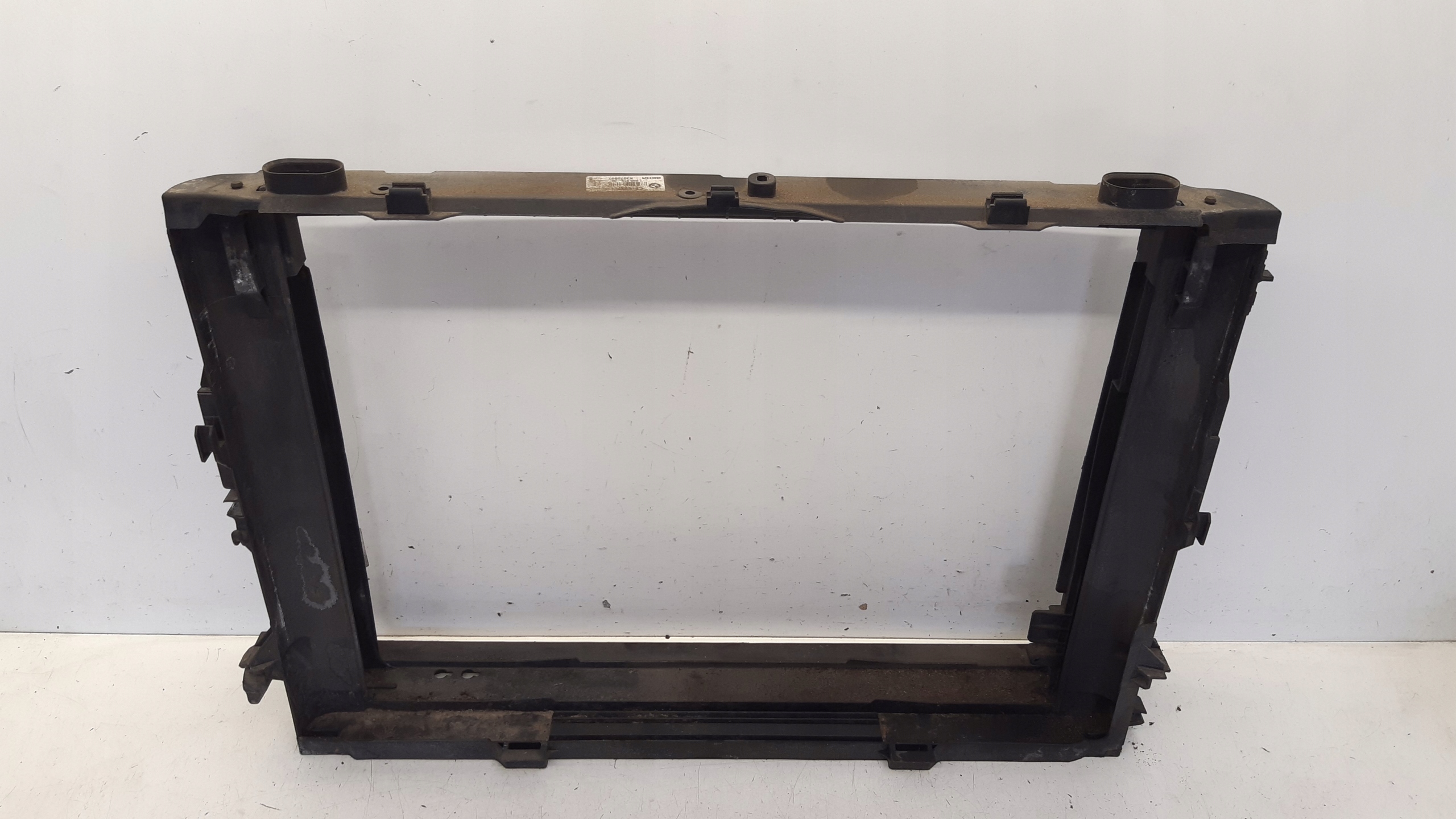 obal chladiče 7545815 BMW E61 LIFT