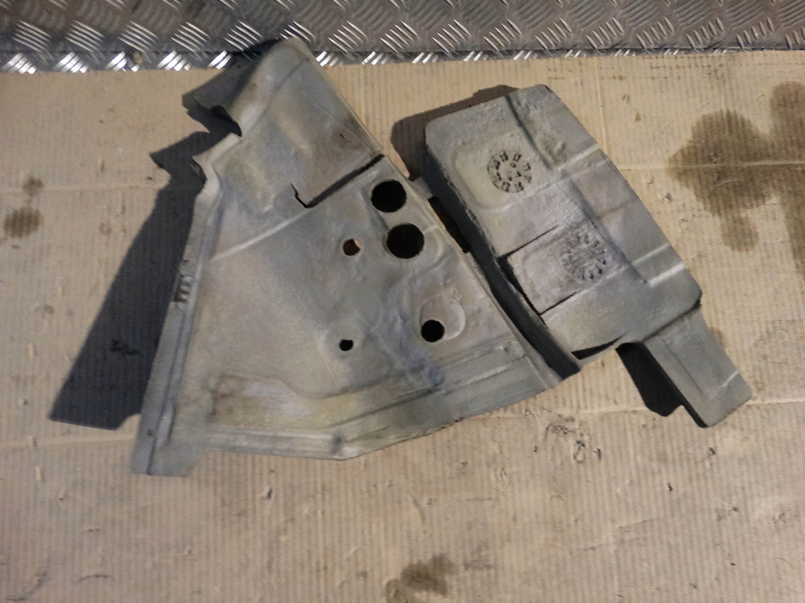 IDEALNE soundproofing NADKOLA left AUDI A7 4K8 1