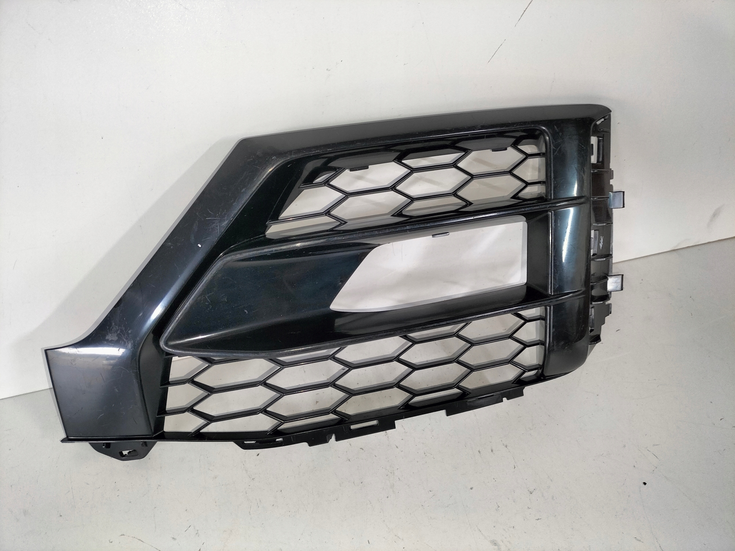 grille grid of a bumper left AUDI Q2 16- S-LINE