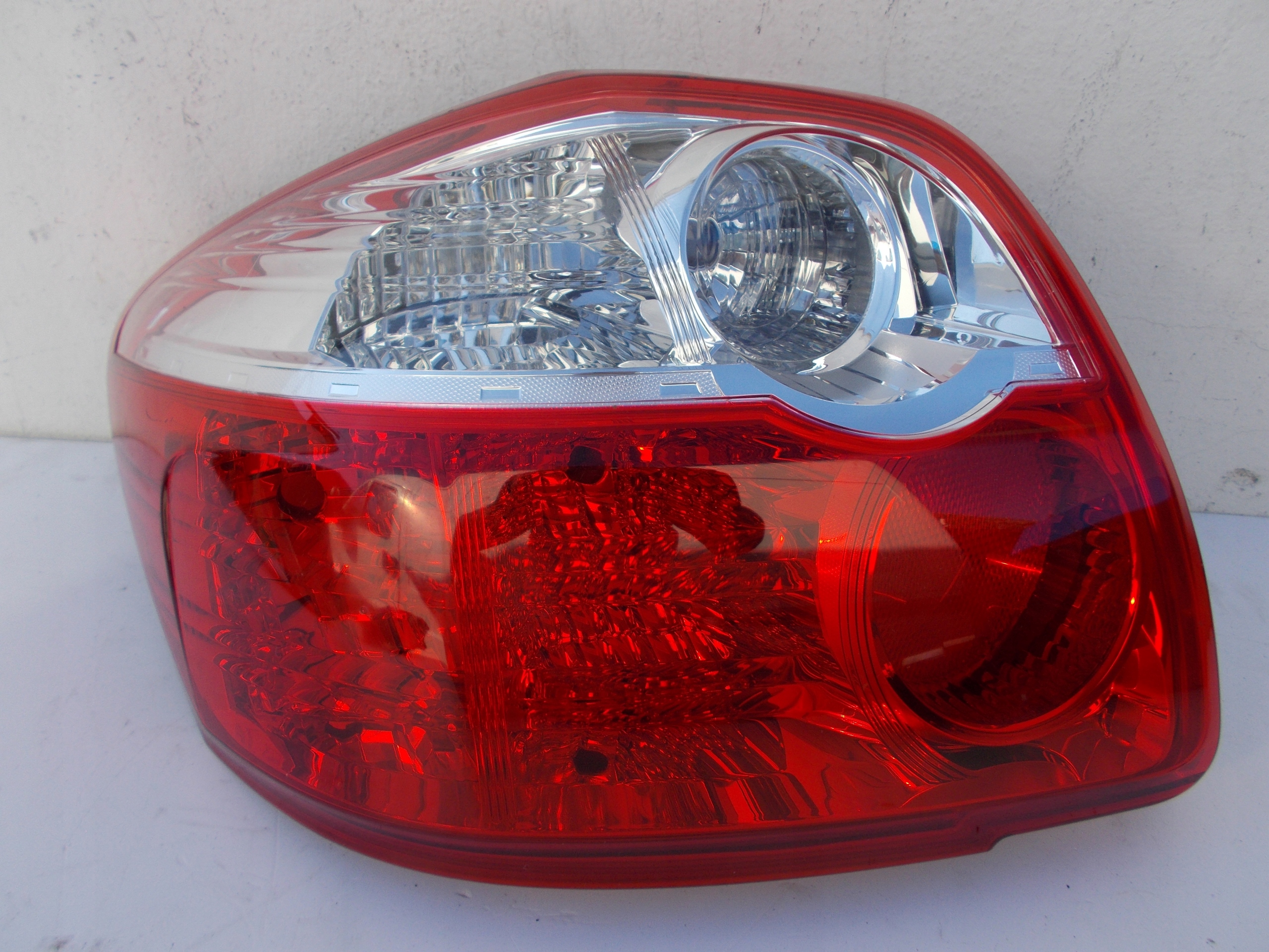 ФАРА ЗАД. ЗАДНЯЯ TOYOTA AURIS И РЕСТАЙЛИНГ 2009 - 2012 ЕВРОПА ЛЕВА