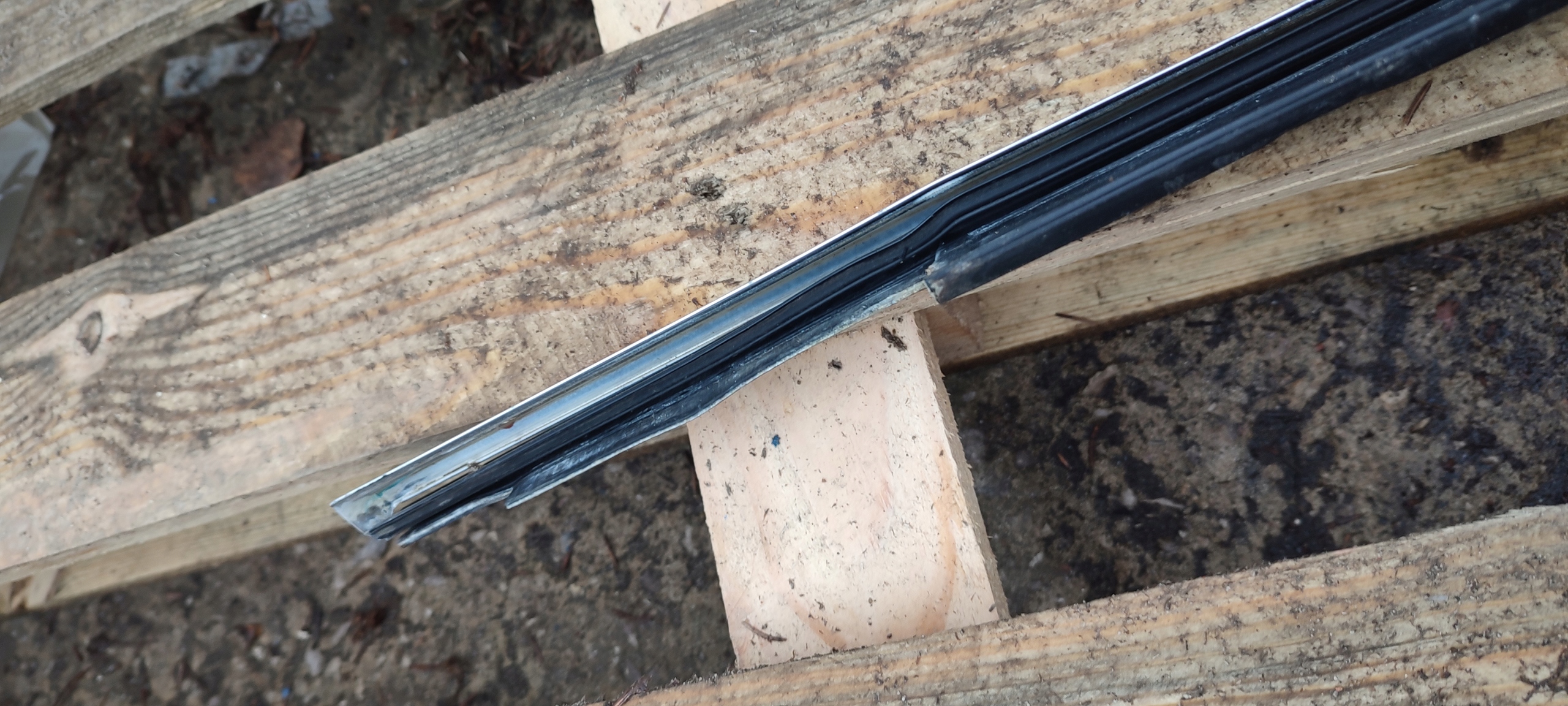moulding CHROM door windows AUDI A4 B8 right rear part right rear 8K0853764F