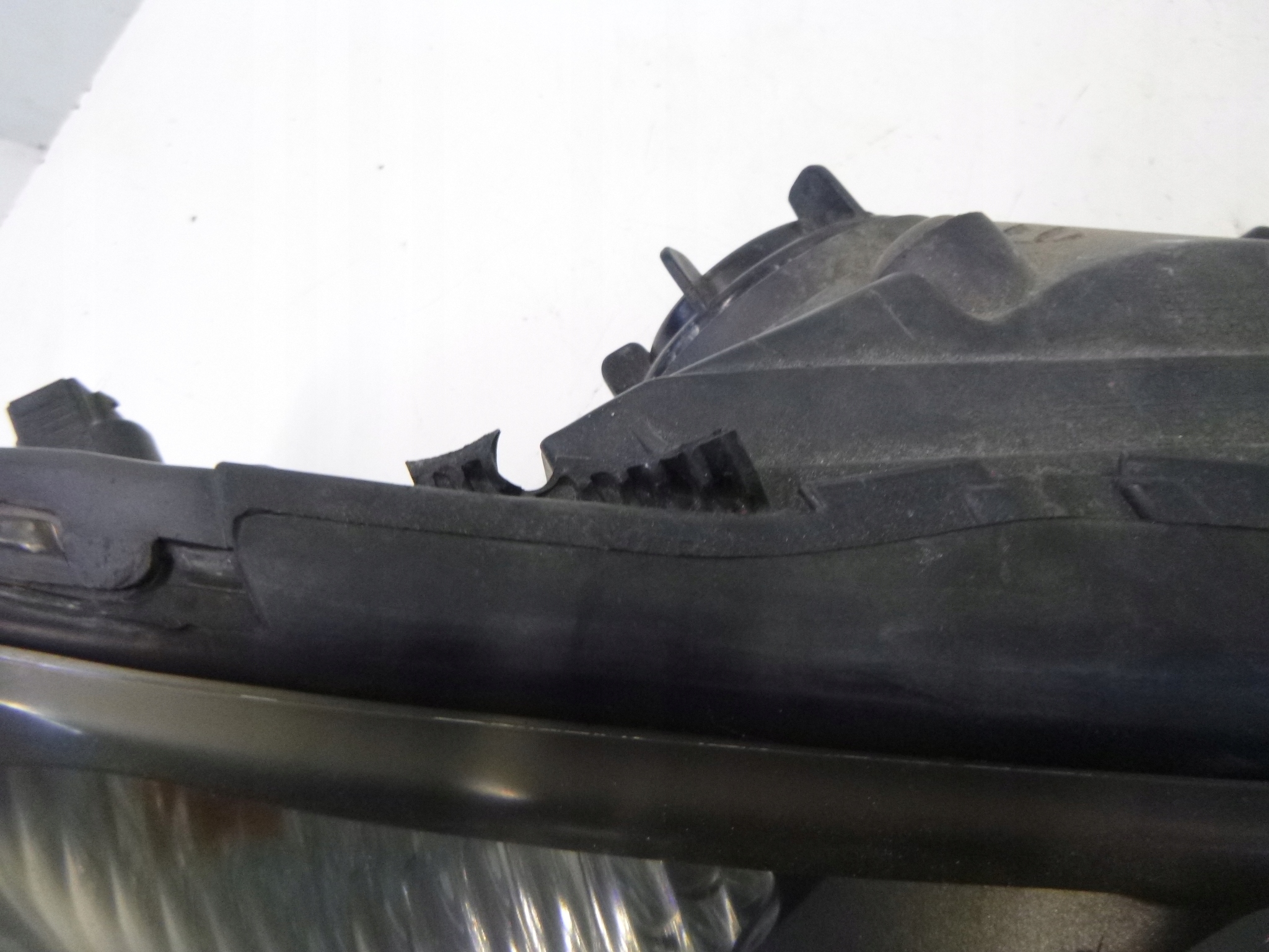 light front Hyundai Elantra 2000r.