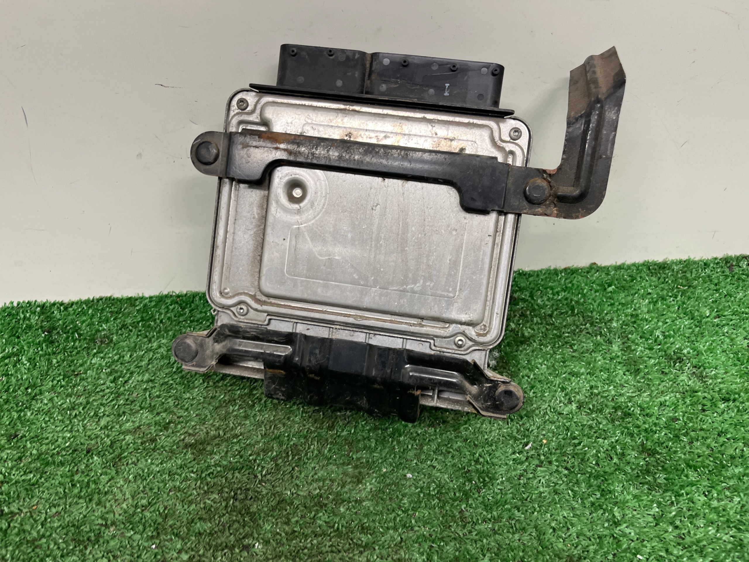 computer of the engine control unit KIA SOUL 39113-2B020