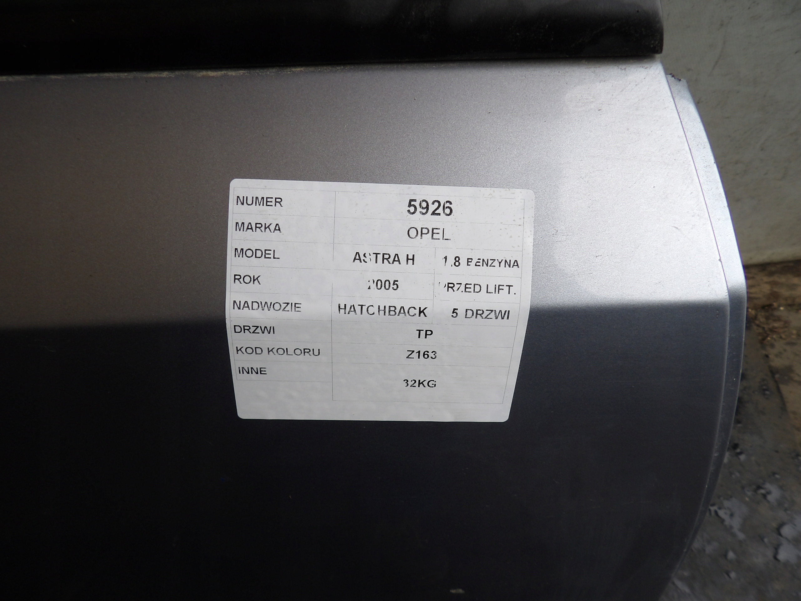 Opel Astra H door rear. right Z163