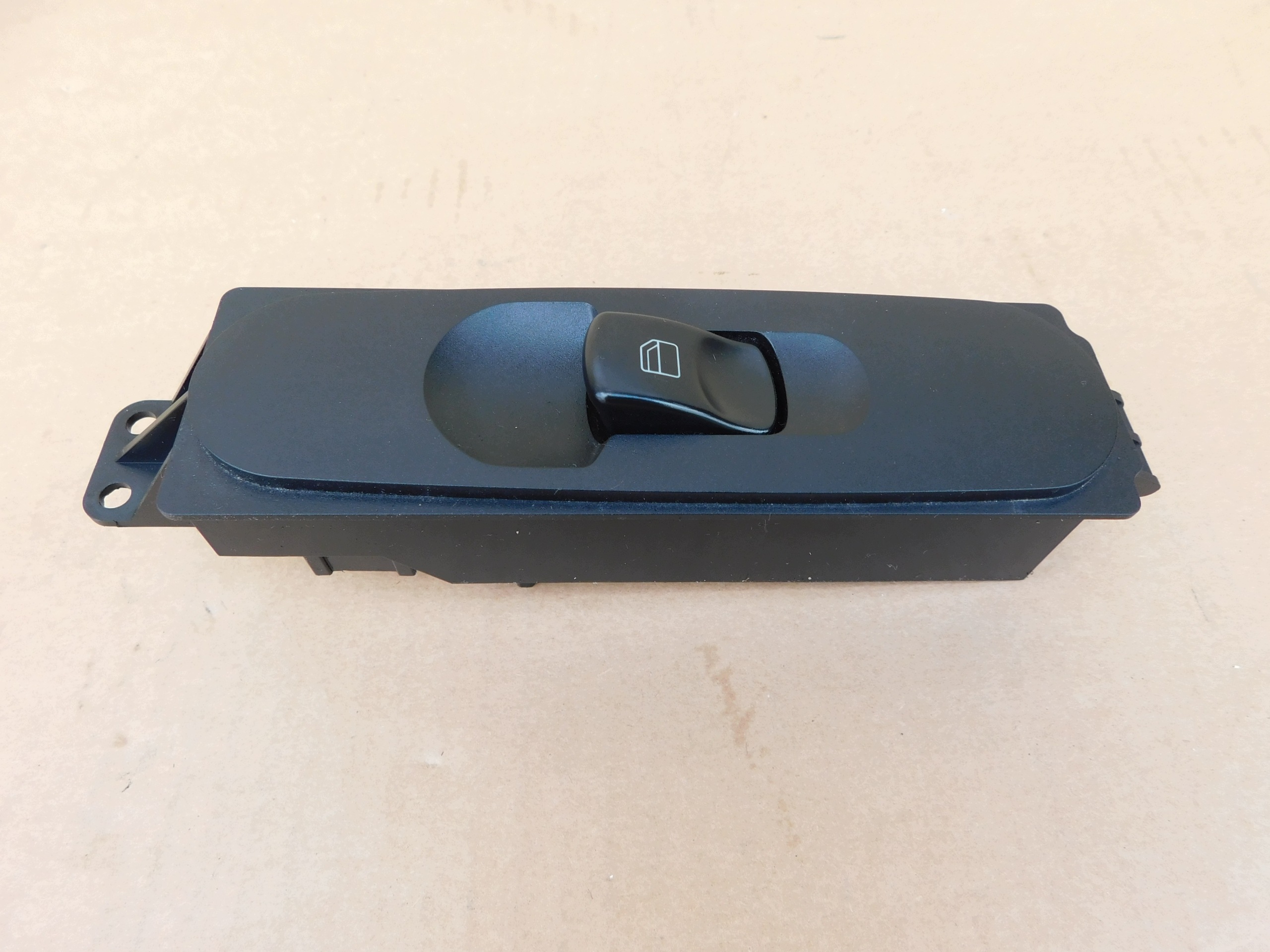 window control switch right of the passenger Mercedes Sprinter 906 Crafter A9065451913