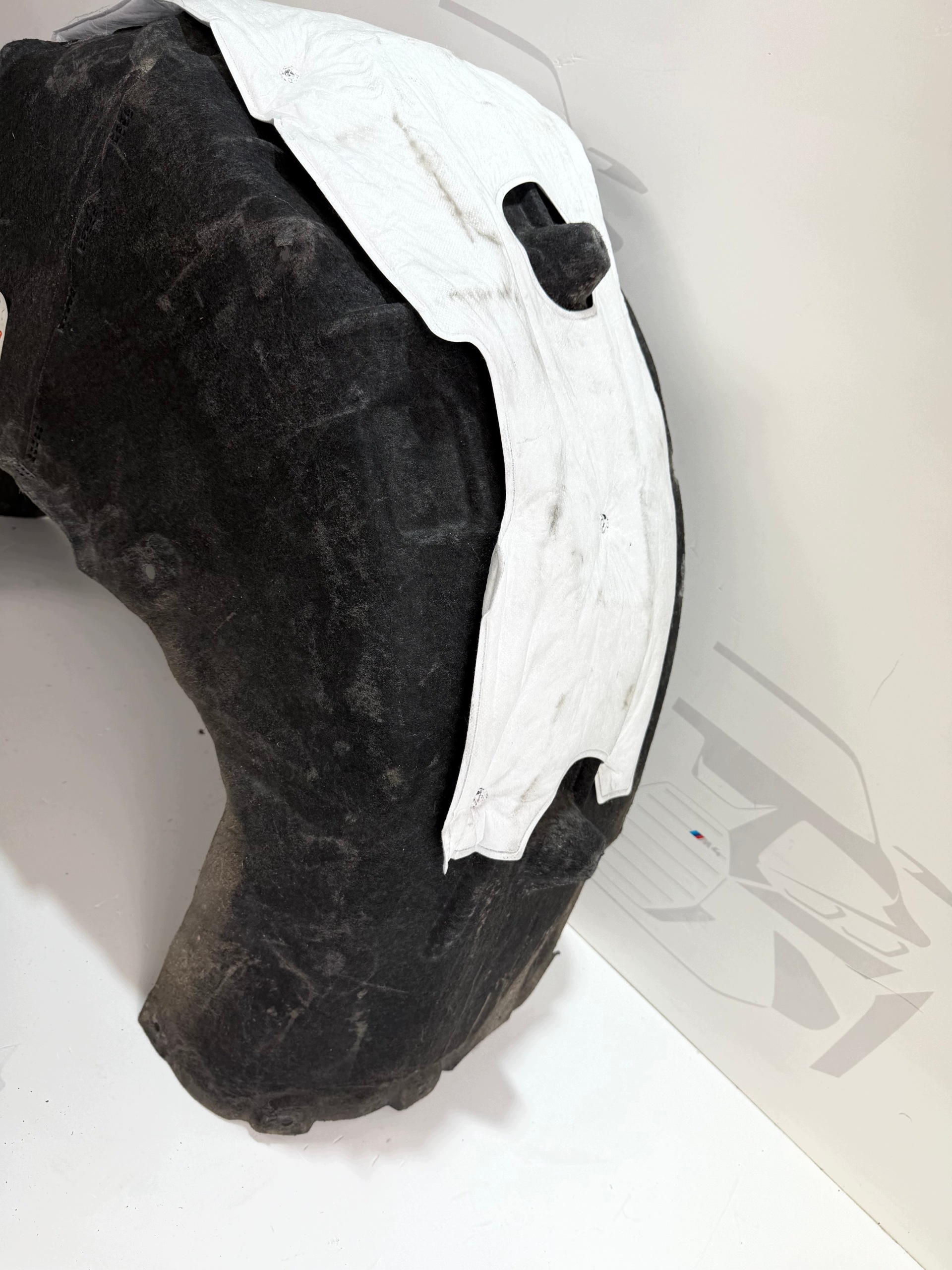 mudguard left rear. BMW XM G09 9451739