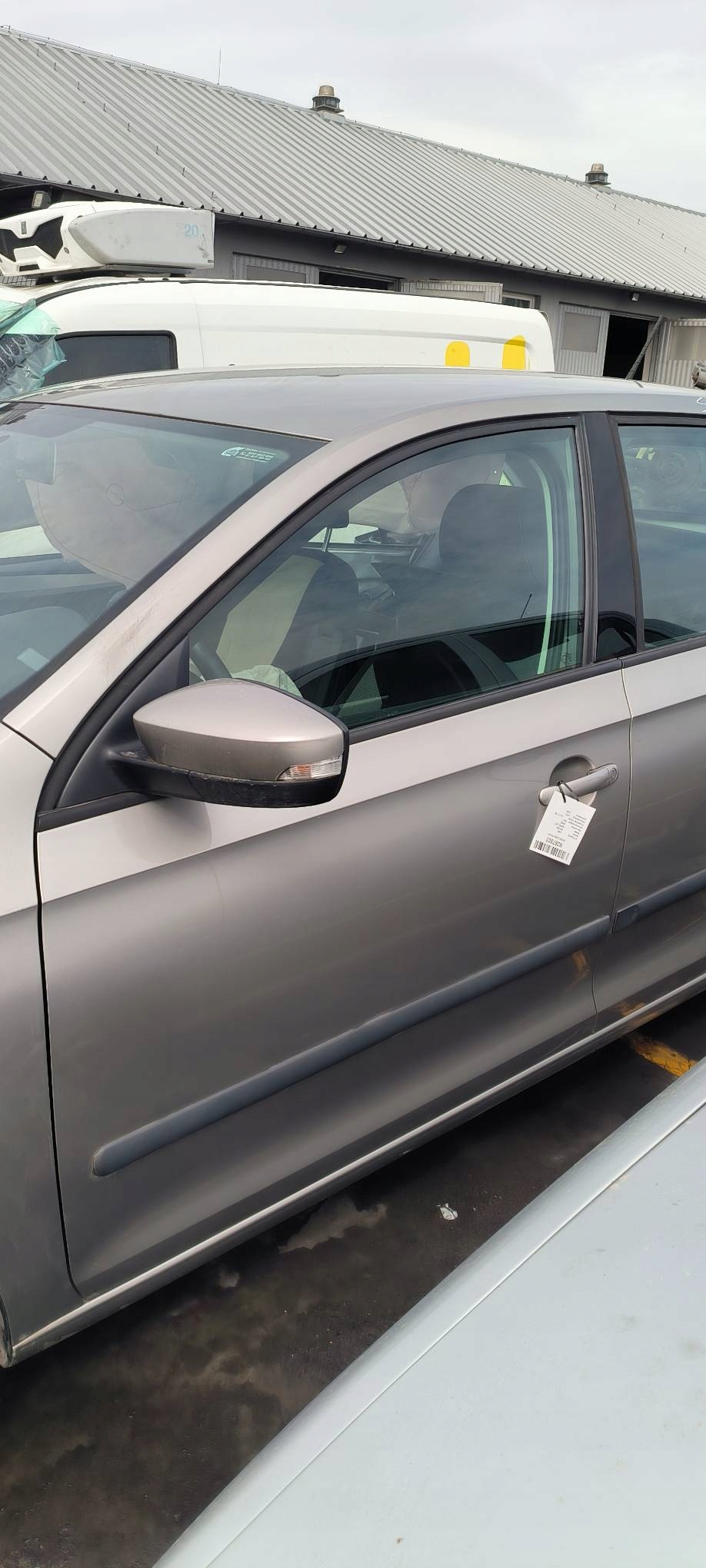 Tür links vorne LF8H SKODA RAPID LIFT