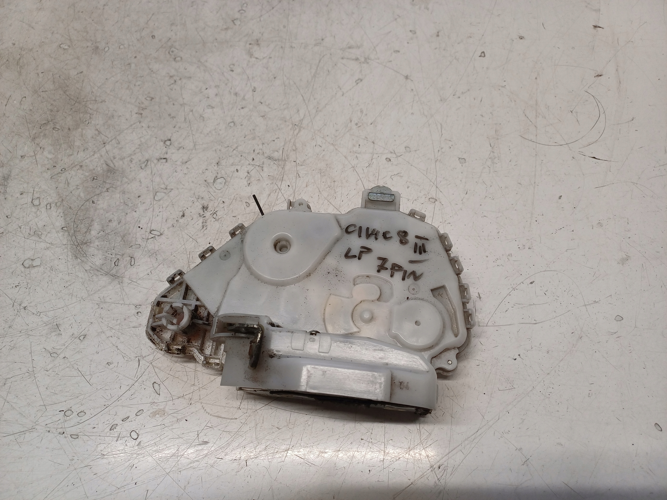 HONDA CIVIC 8 VIII SEDAN 06- ZAMEK LEWY PRZÓD 7PIN