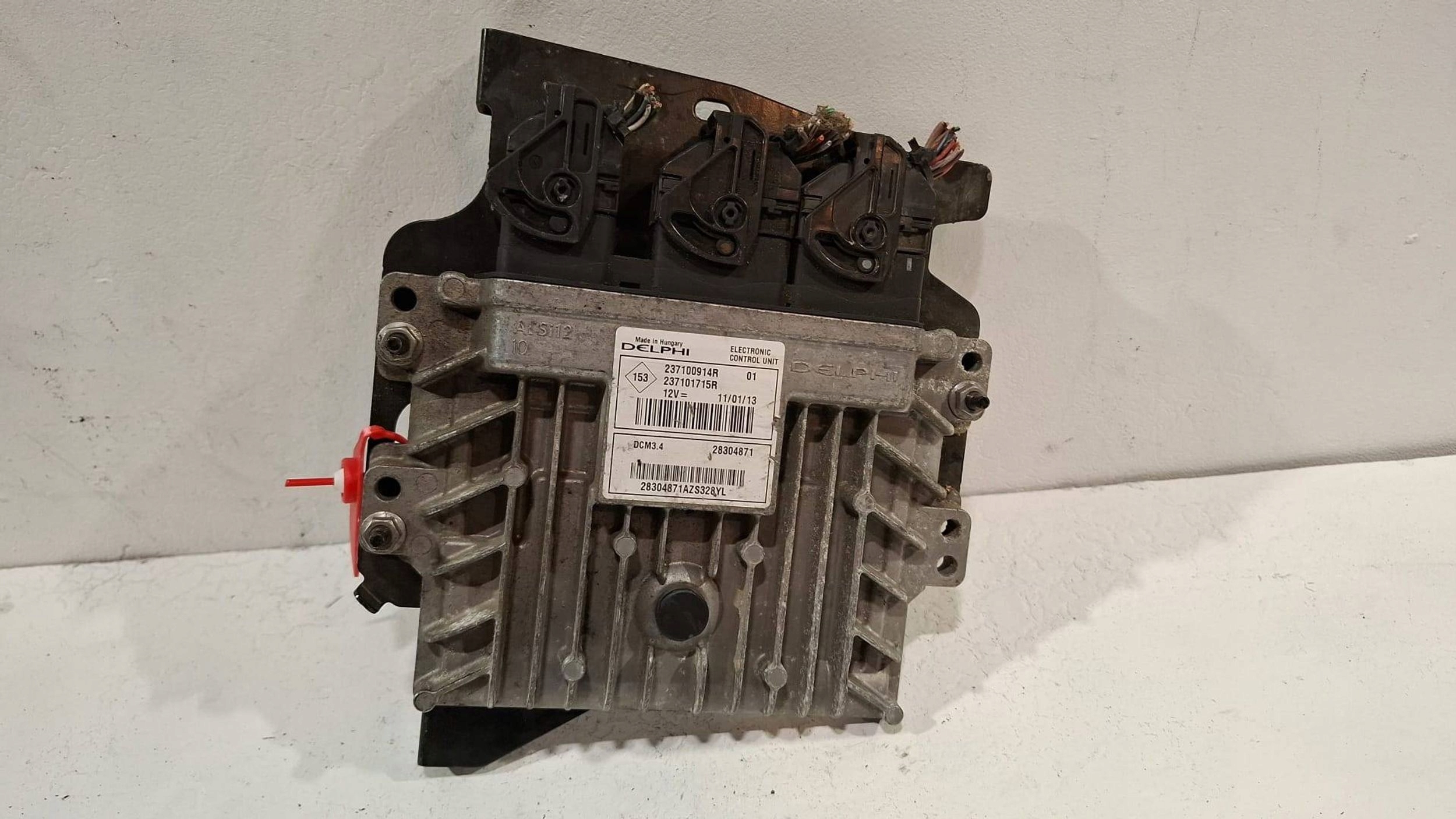 control unit of the engine computer 237100914R Renault Megane III 1.5 DCI