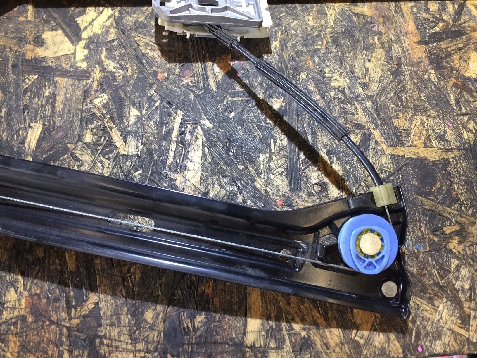 A5 8T 5D mechanism windows right front 8T8837462