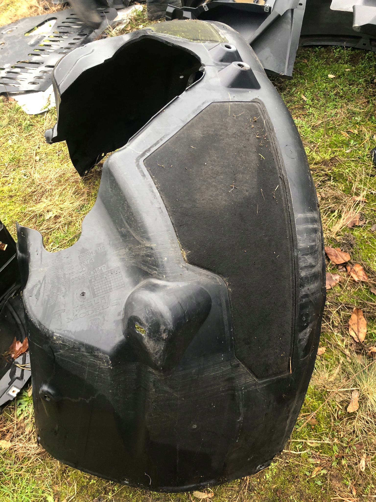 подкрылки правый tesla MODEL S