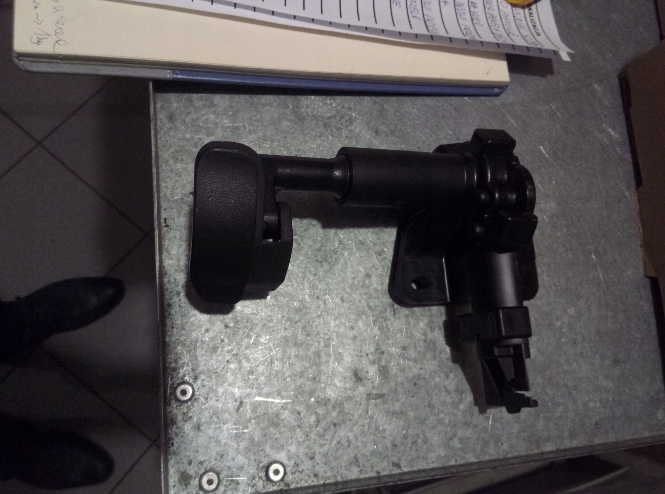 05109853AB - механизм наклона левого заднего стекла Chrysler