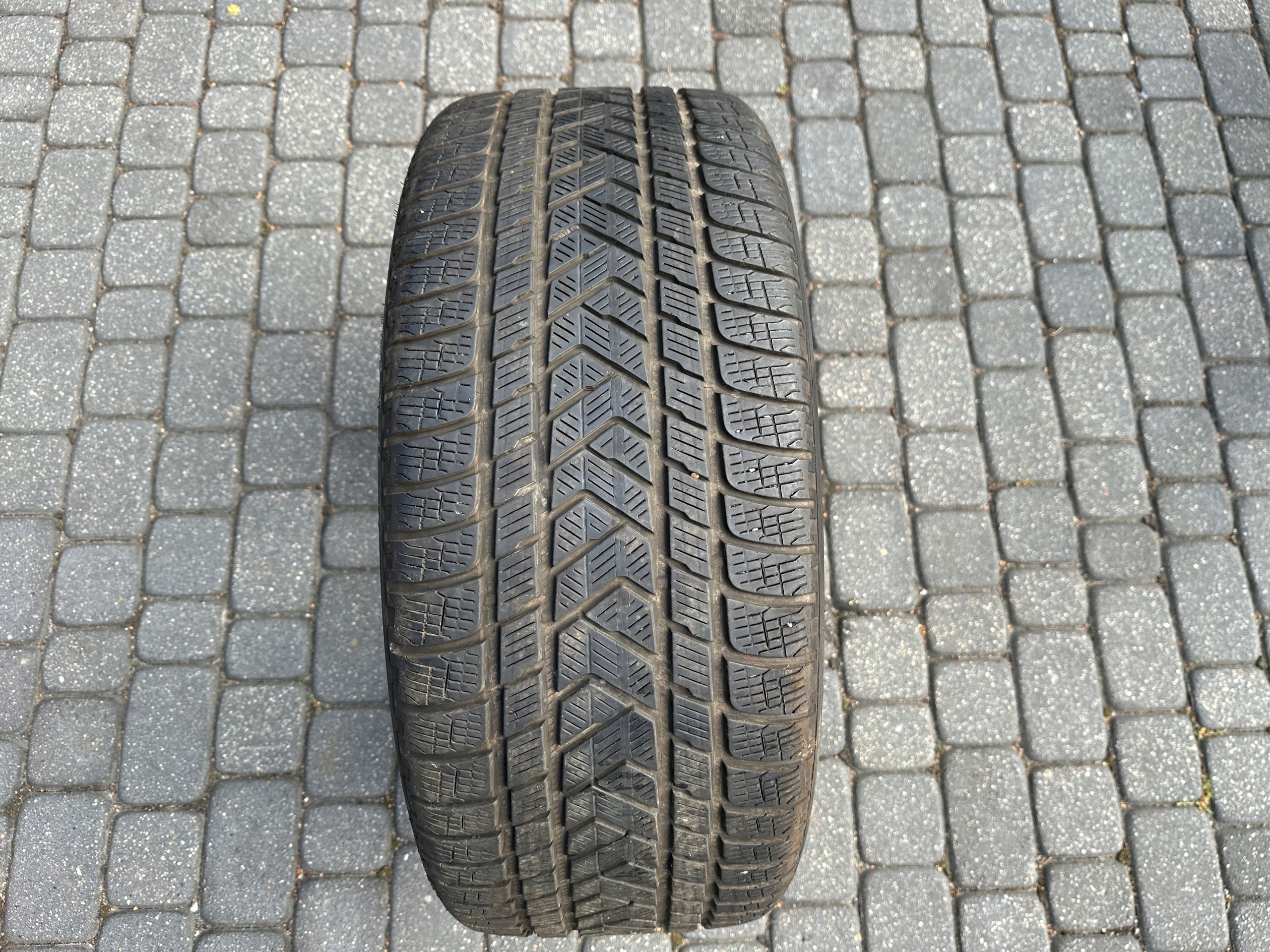 Opona Pirelli Scorpion Winter - 285/45/20