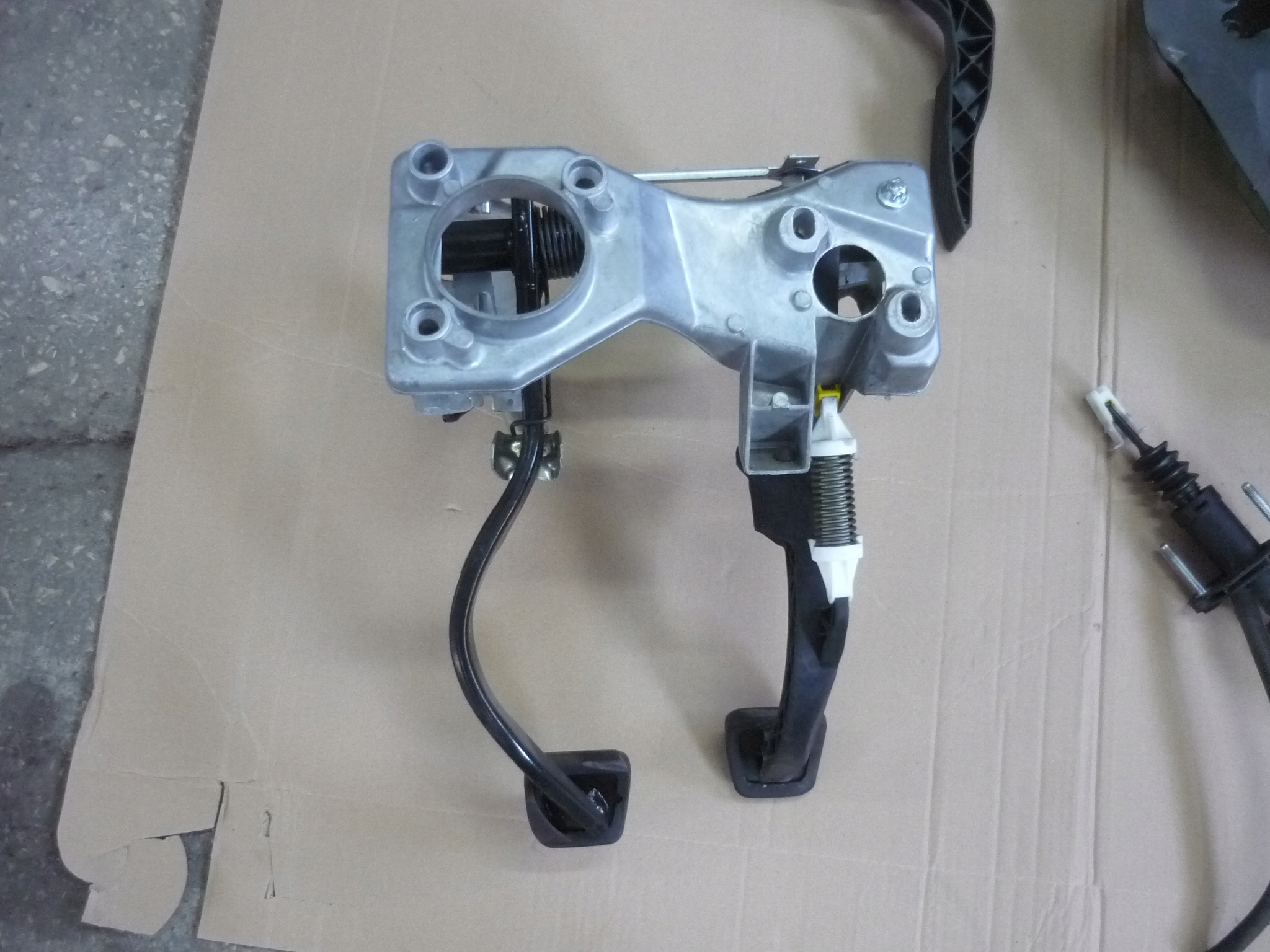 PEDAŁY + ŚCIANA GRODZIOWA PRZEKŁADKA NA MANUAL KOMPLET OPEL VECTRA C Wersja Europejska