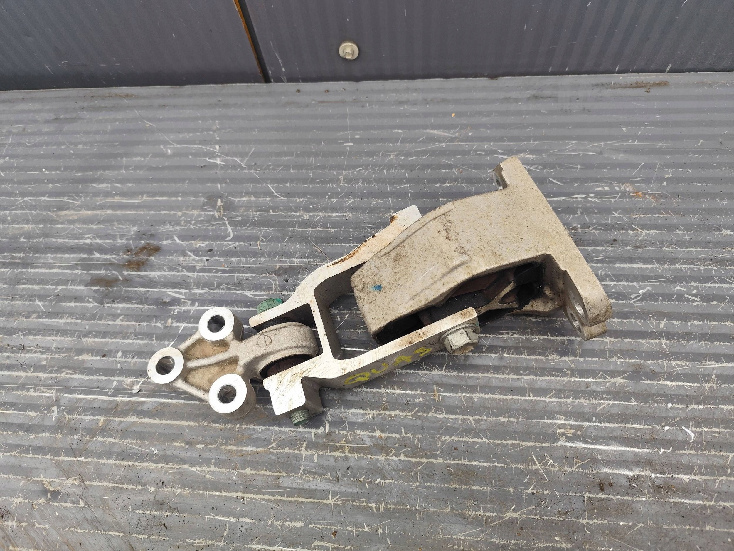 NISSAN QASHQAI J12 holder engine mount