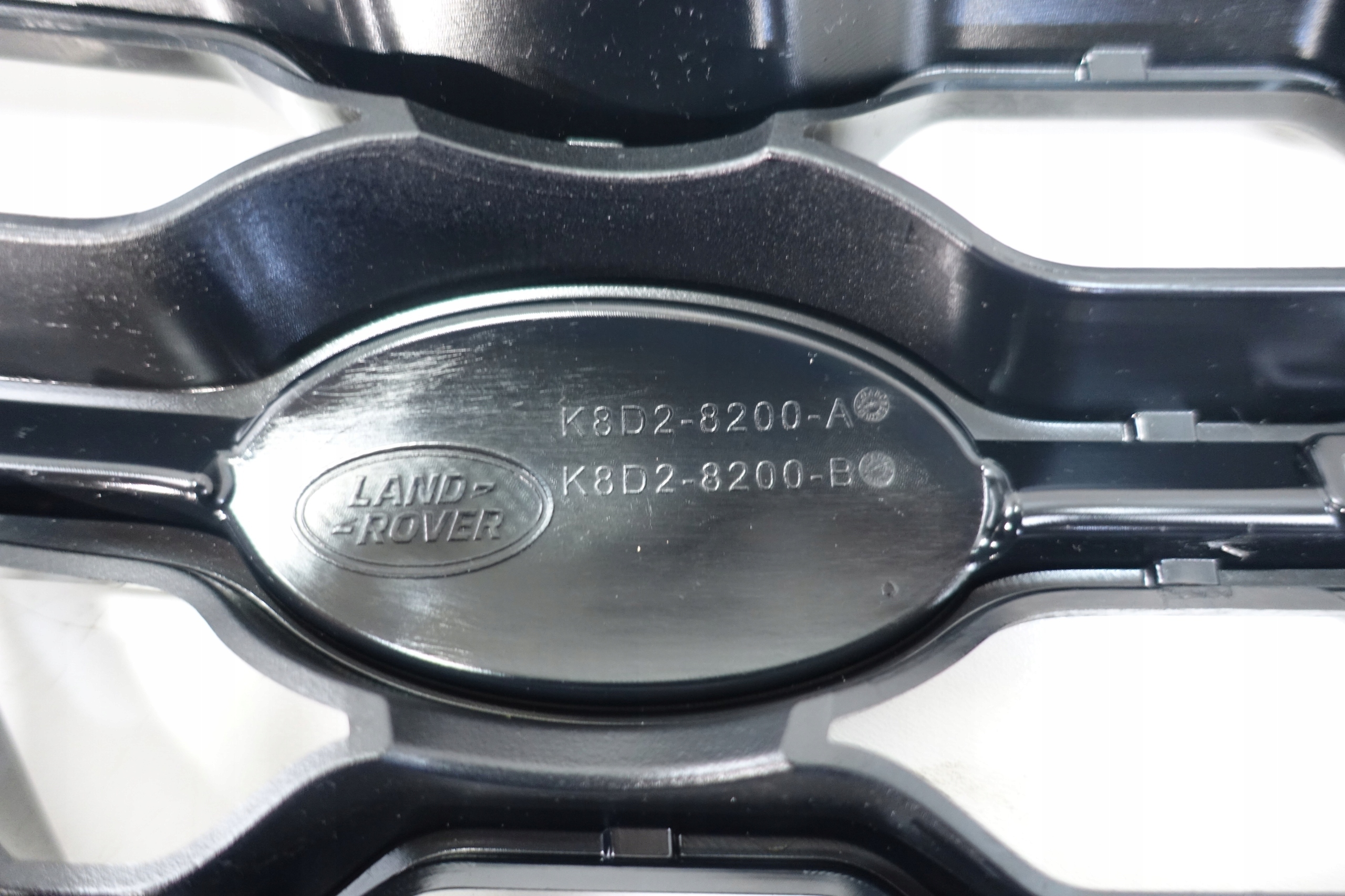 LAND ROVER EVOQUE II 2019- front PREKLADgrill radiator K8D2-8200A K8D2-8200B