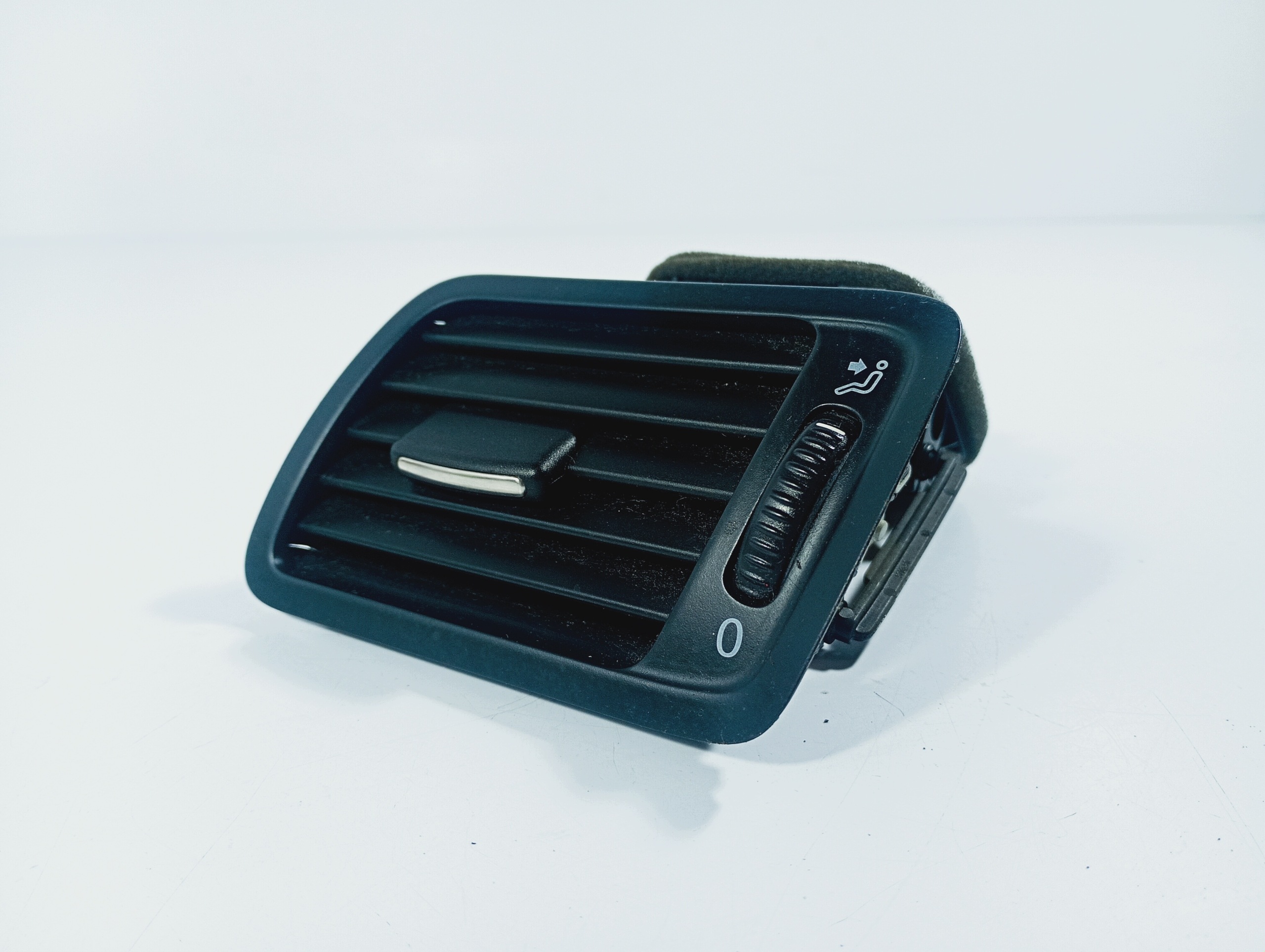 grid air conditioning devices air left driver´s OE 3C1819701E VW Passat B6 05-10