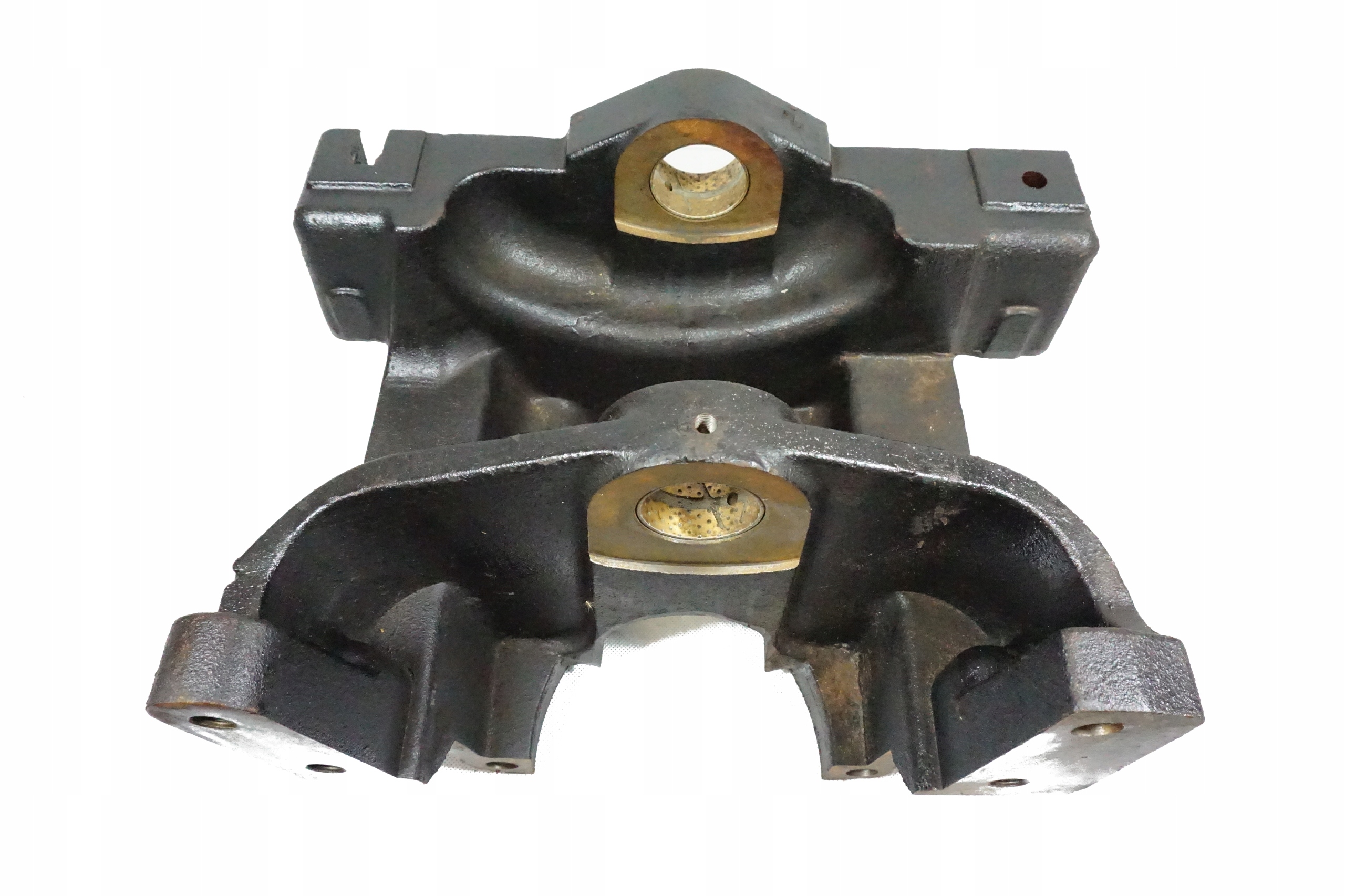 КРОНШТЕЙН ПЕРЕДНЕЙ ОСИ MF3 3028585M91 С ВТУЛКАМИ