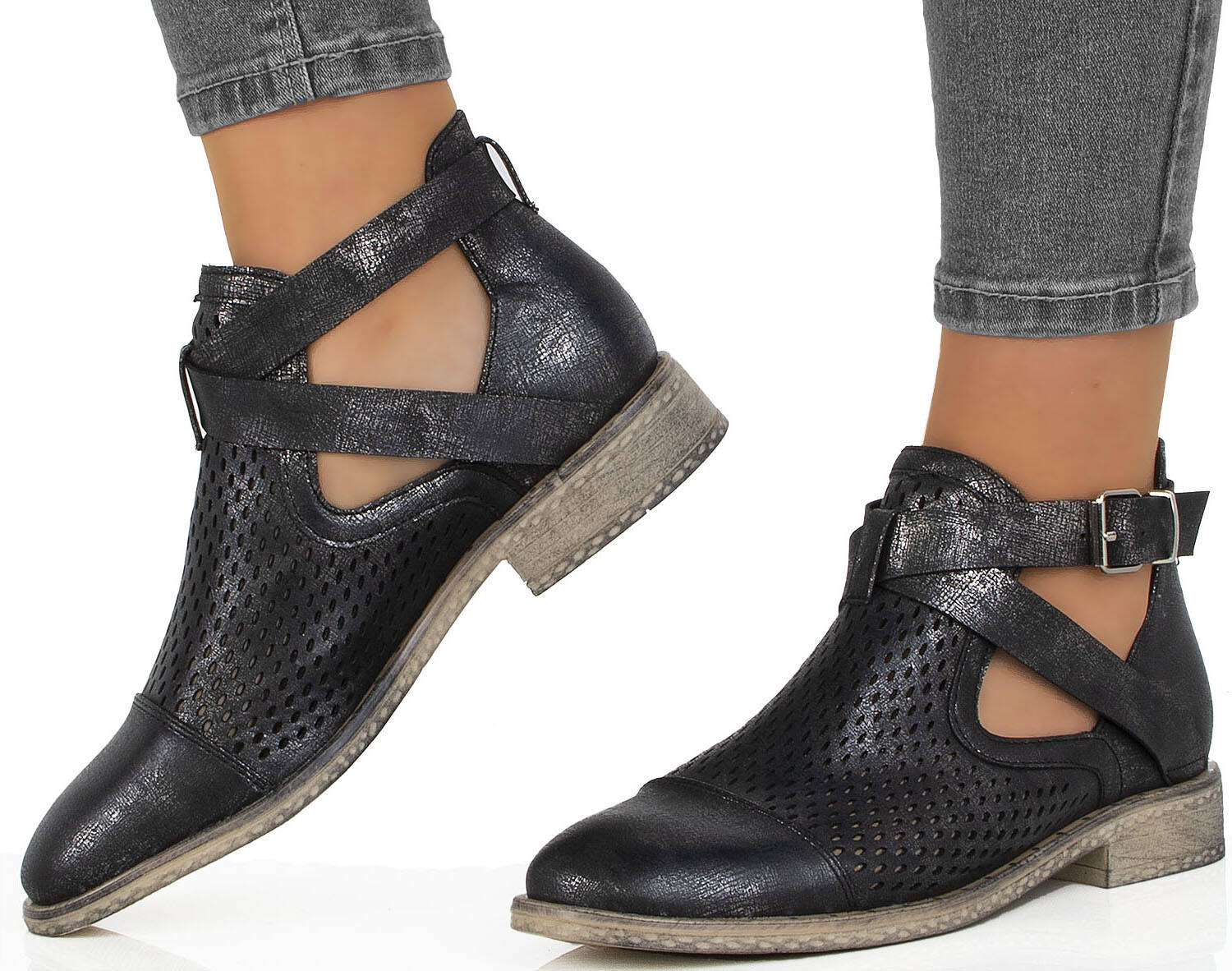 BOTKI Z WYCIĘCIAMI CZARNE AŻUROWA CHOLEWKA 41 Rozmiar 41