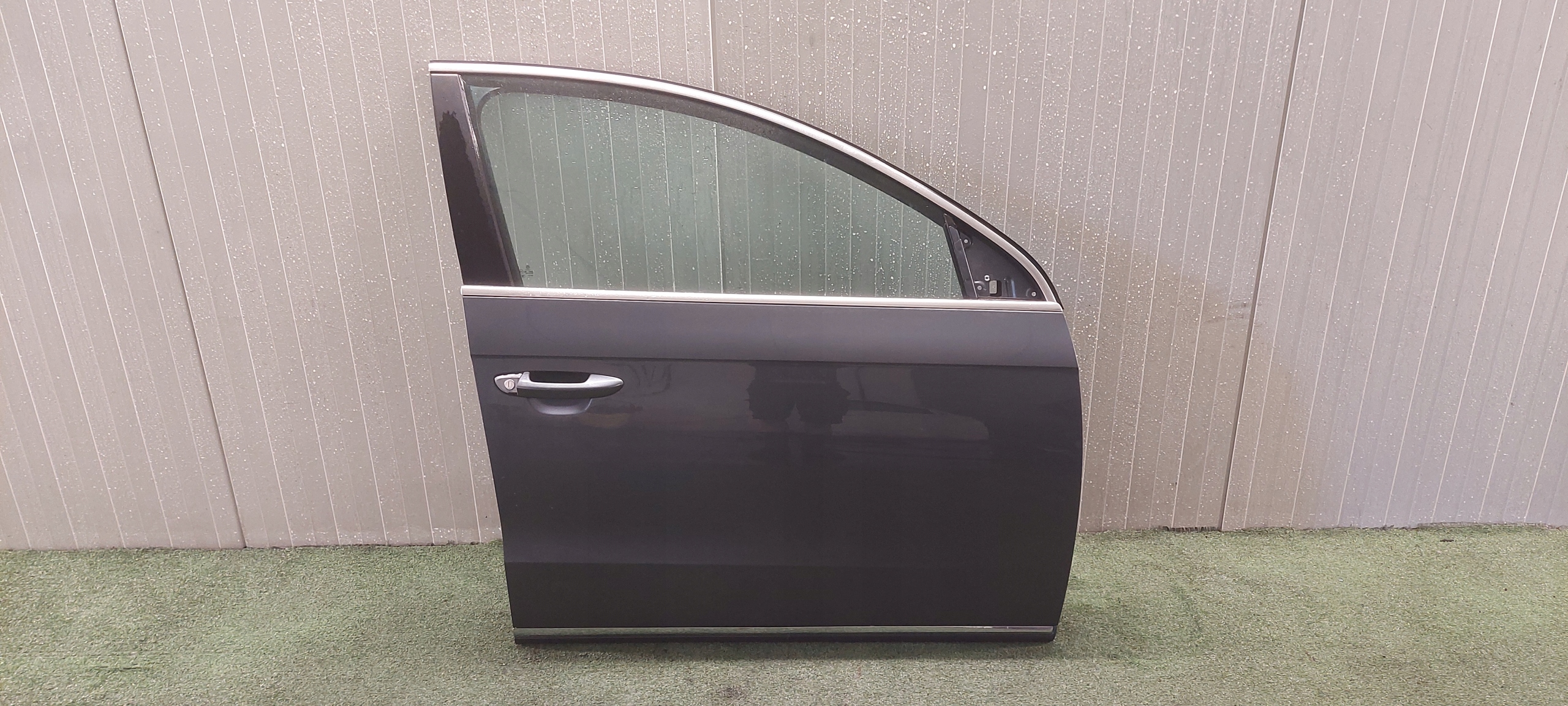 door right front VW PASSAT B7 LAK: LK7X