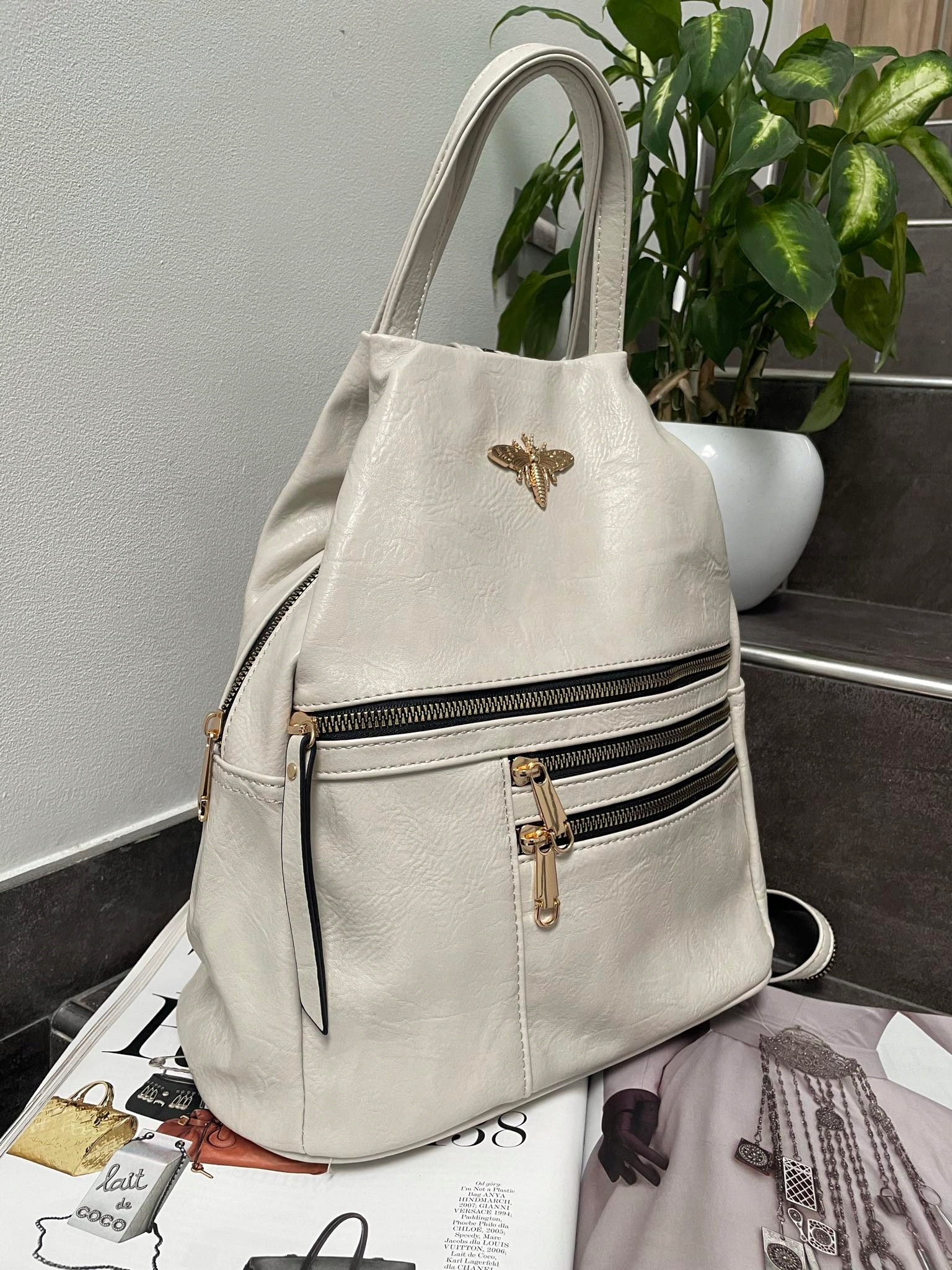 Beżowa TOREBKA DAMSKA WOREK PLECAK pszczółka Płeć kobieta