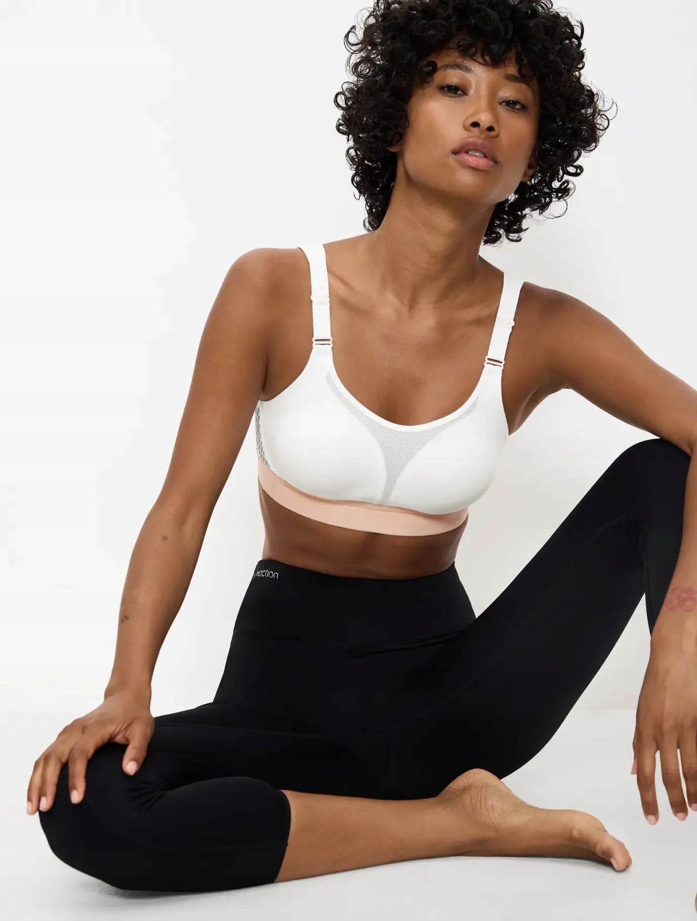 Triumph Triaction Dámská Sportovní Podprsenka Bílo Růžová 80D 7AA
