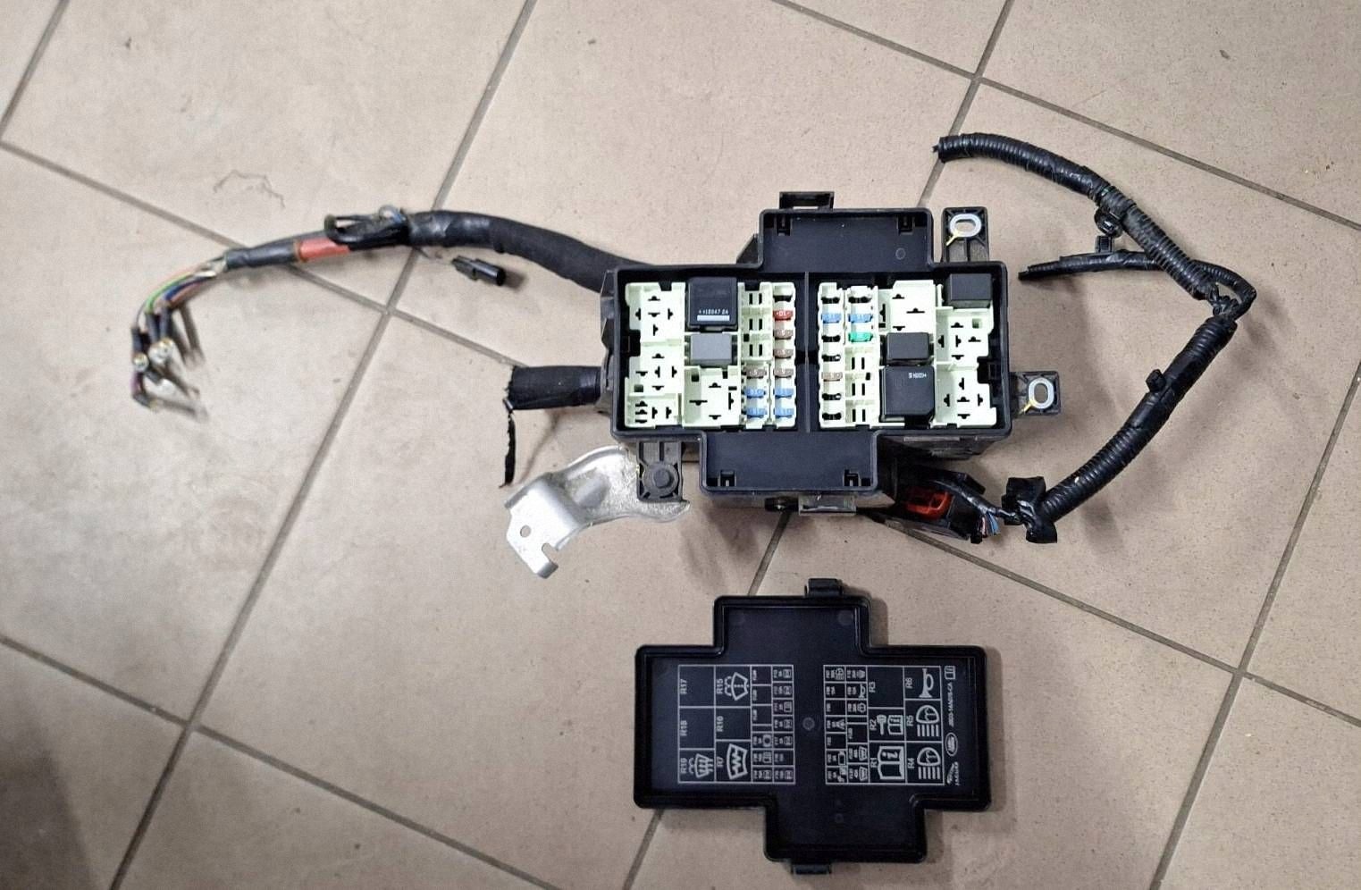 PUSZKA Module fusibles JAGUAR et-PACE J9D3-14A076-CA STAN B.DOBRY