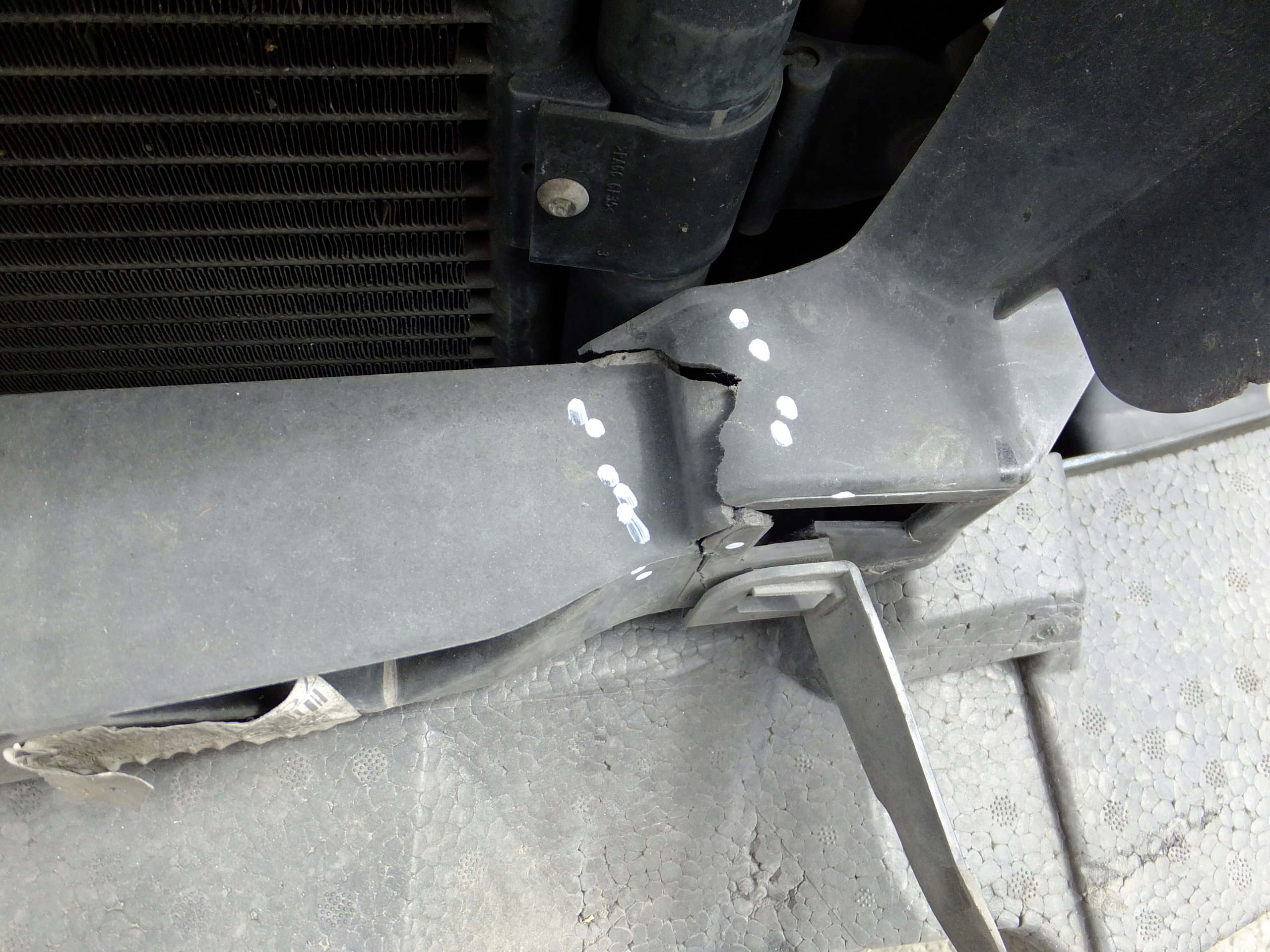 bar, wall front radiator vw touran and 2,0 B lift 2008r