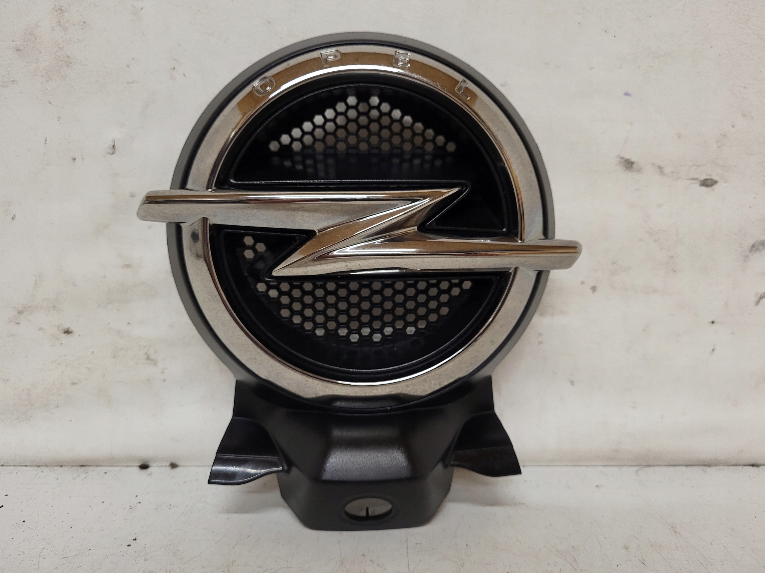 EMBLEMAT PRZÓD ZNACZEK OPEL GRANDLAND X Y00048577