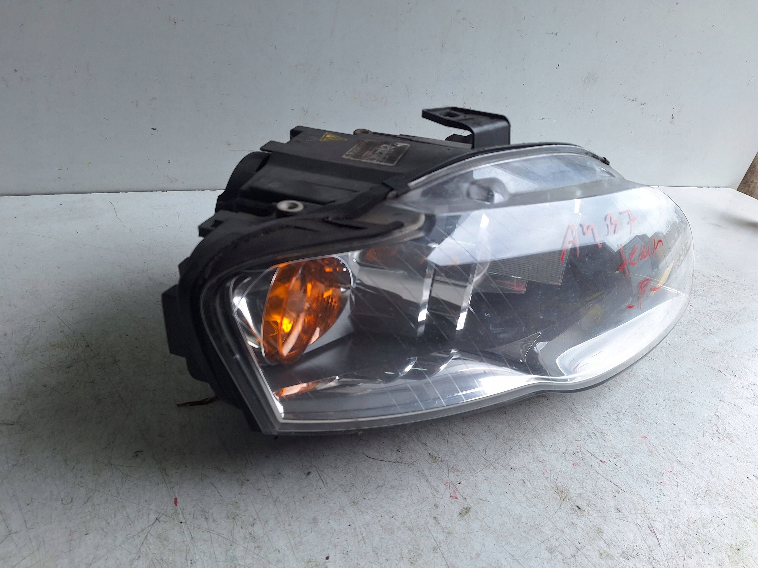 AUDI A4 B7 8E 05-08 light right XENON UK-ANGLIK 1307022439