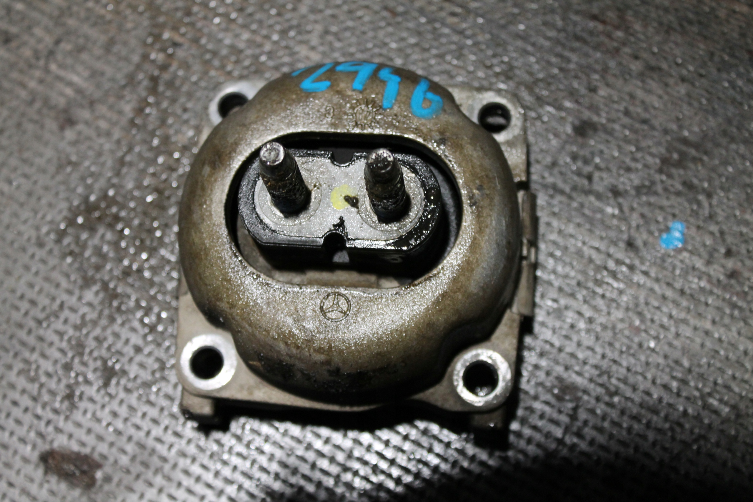 2946. holder gearbox mount MERCEDES A1672406300