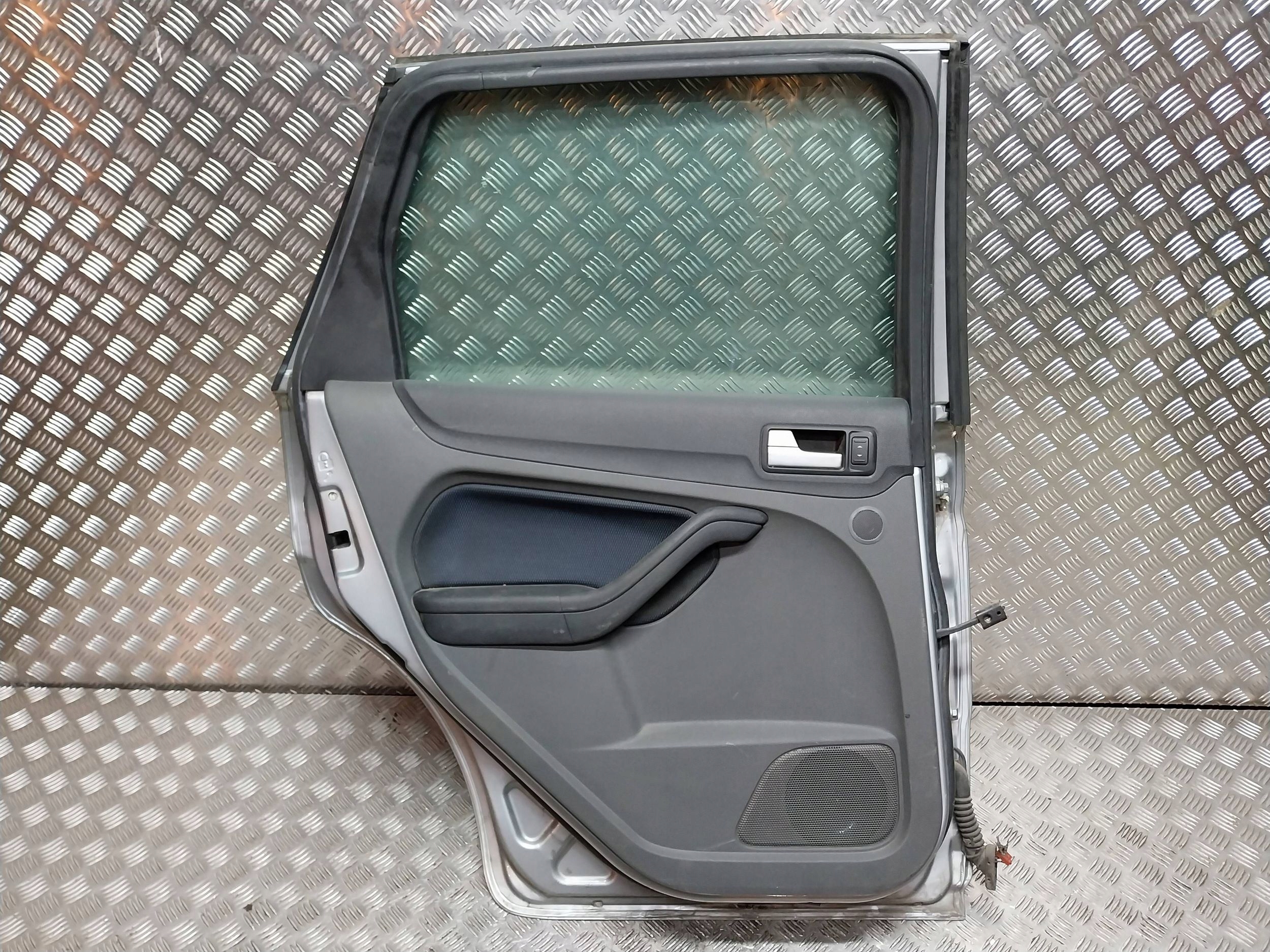 Tür heck links FORD FOCUS MK2 KOMBI 04
