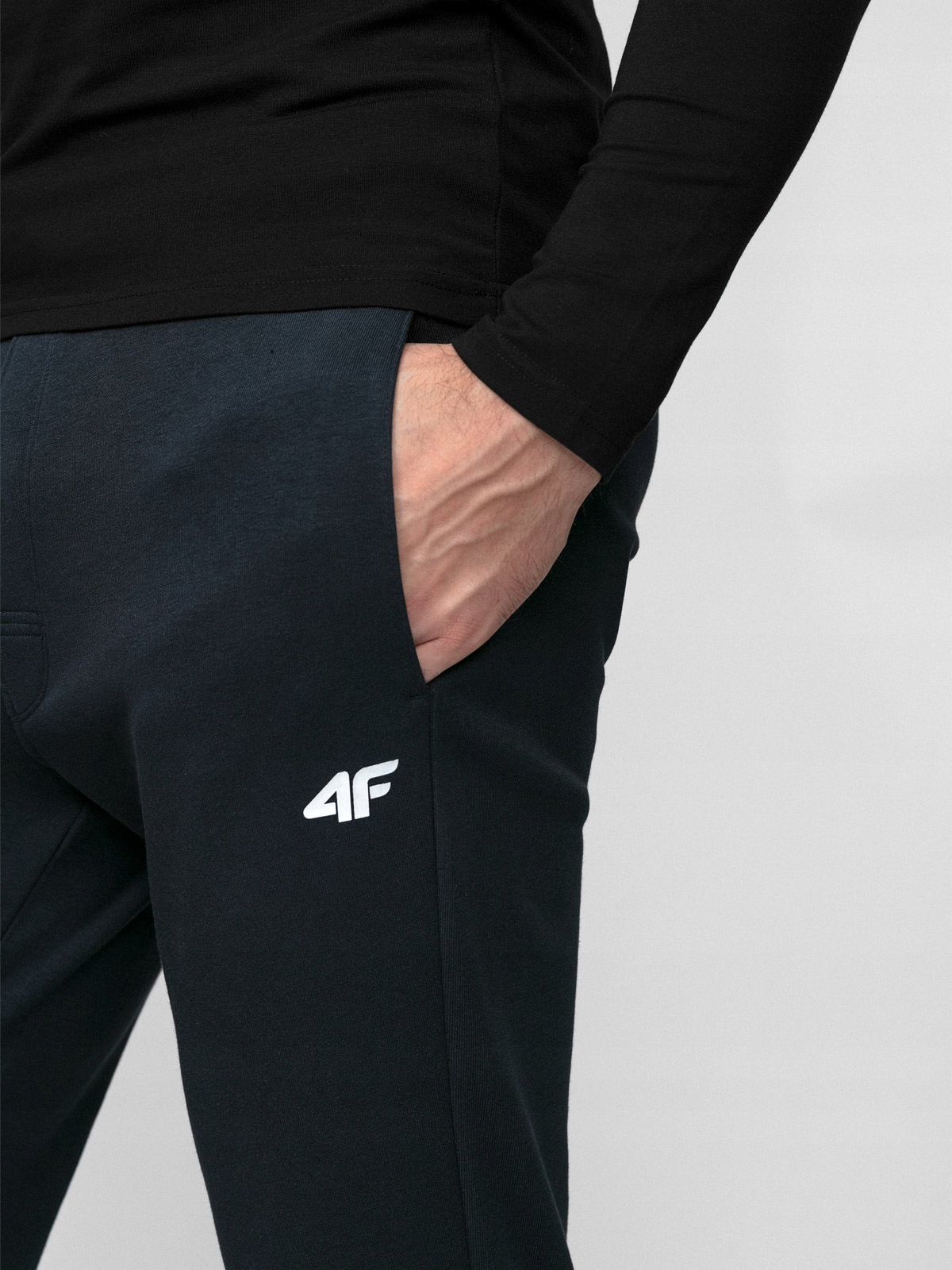 SPODNIE DRESOWE MĘSKIE 4F DRESY SPORTOWE JOGGERY SPORT BAWEŁNA LIMITOWANA Wzór dominujący bez wzoru