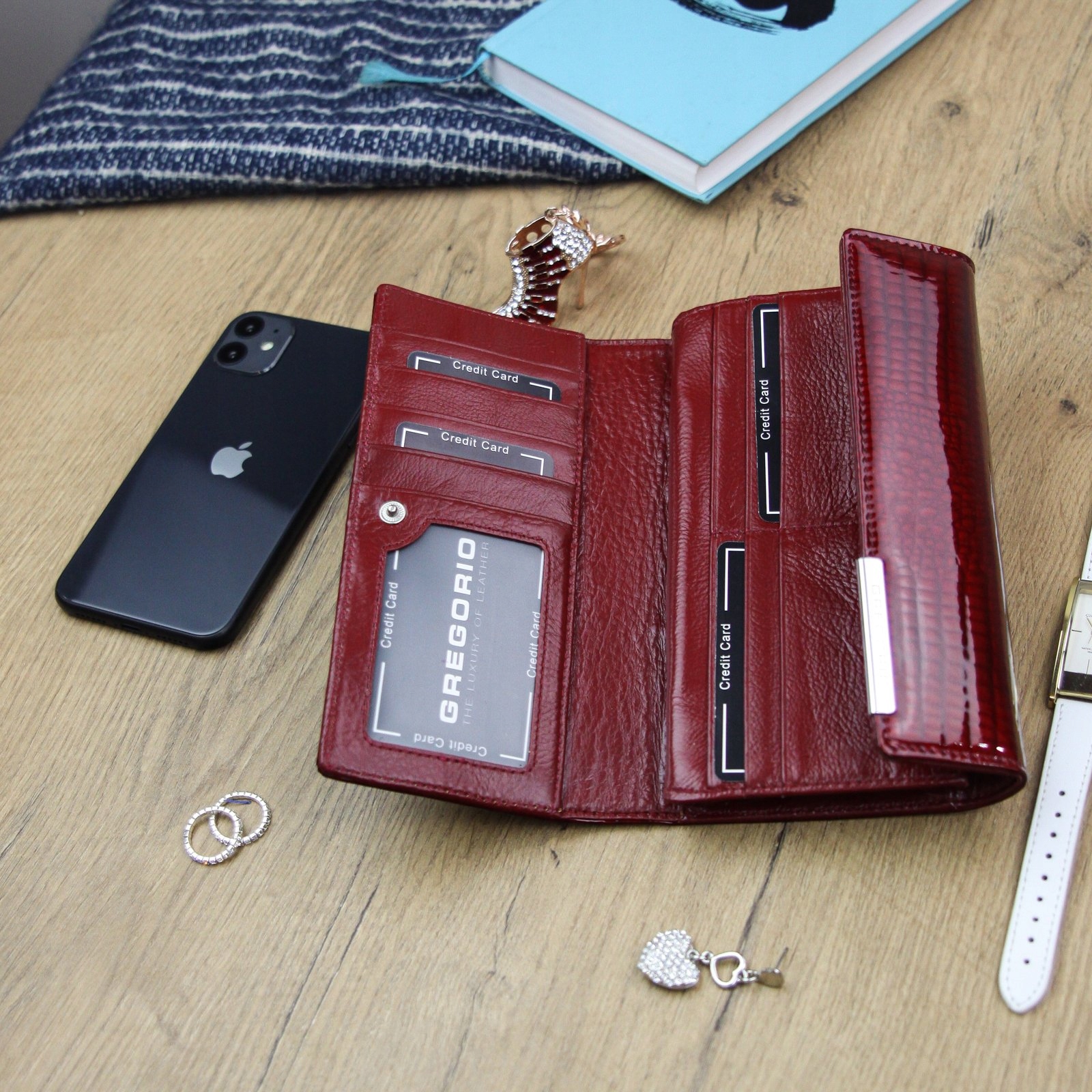 LAKIEROWANY DAMSKI PORTFEL ZATRZASK+BIGIEL SKÓRA Płeć kobieta