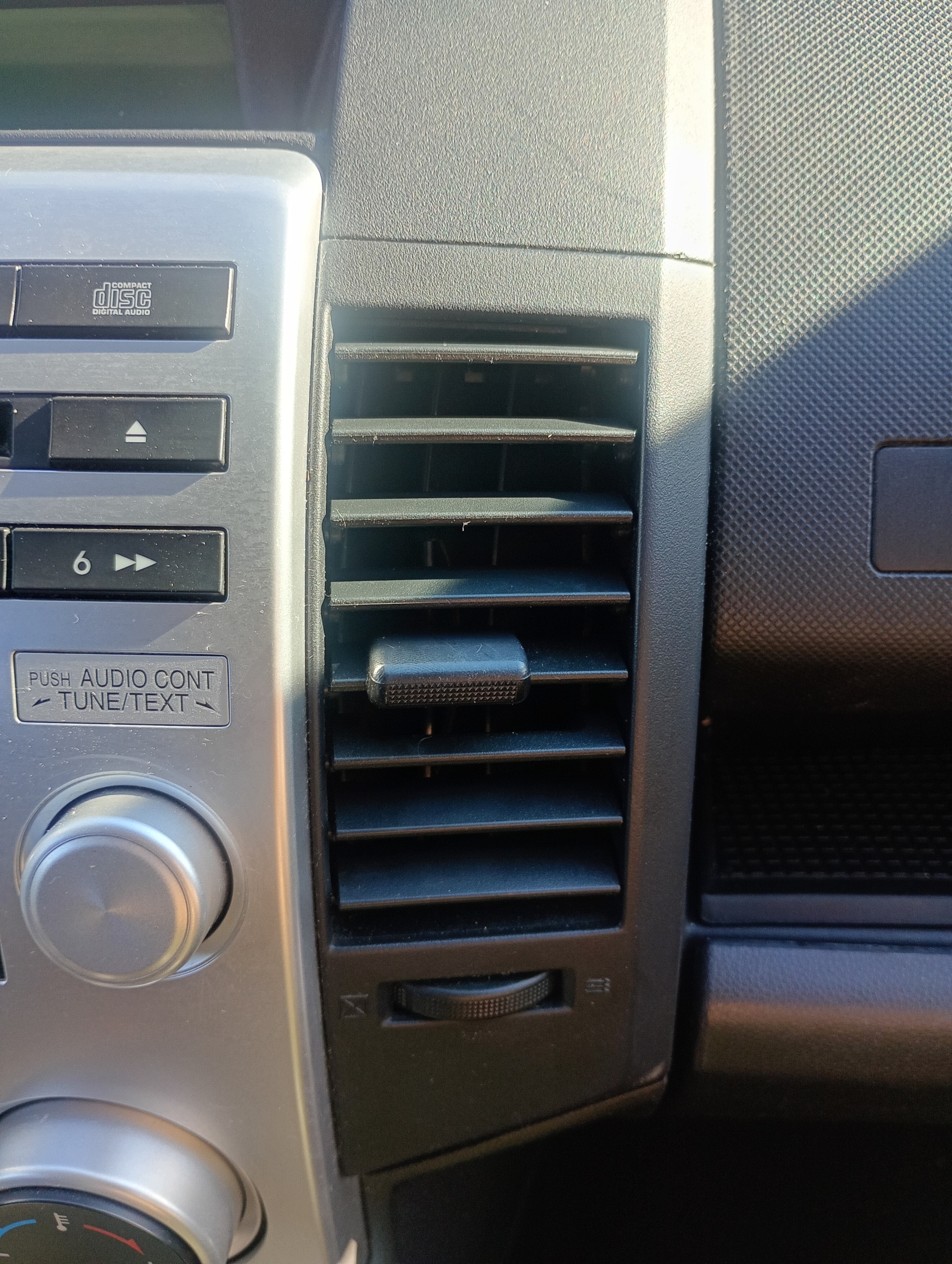 grid air conditioning devices air central right Mazda 5 V 05-10