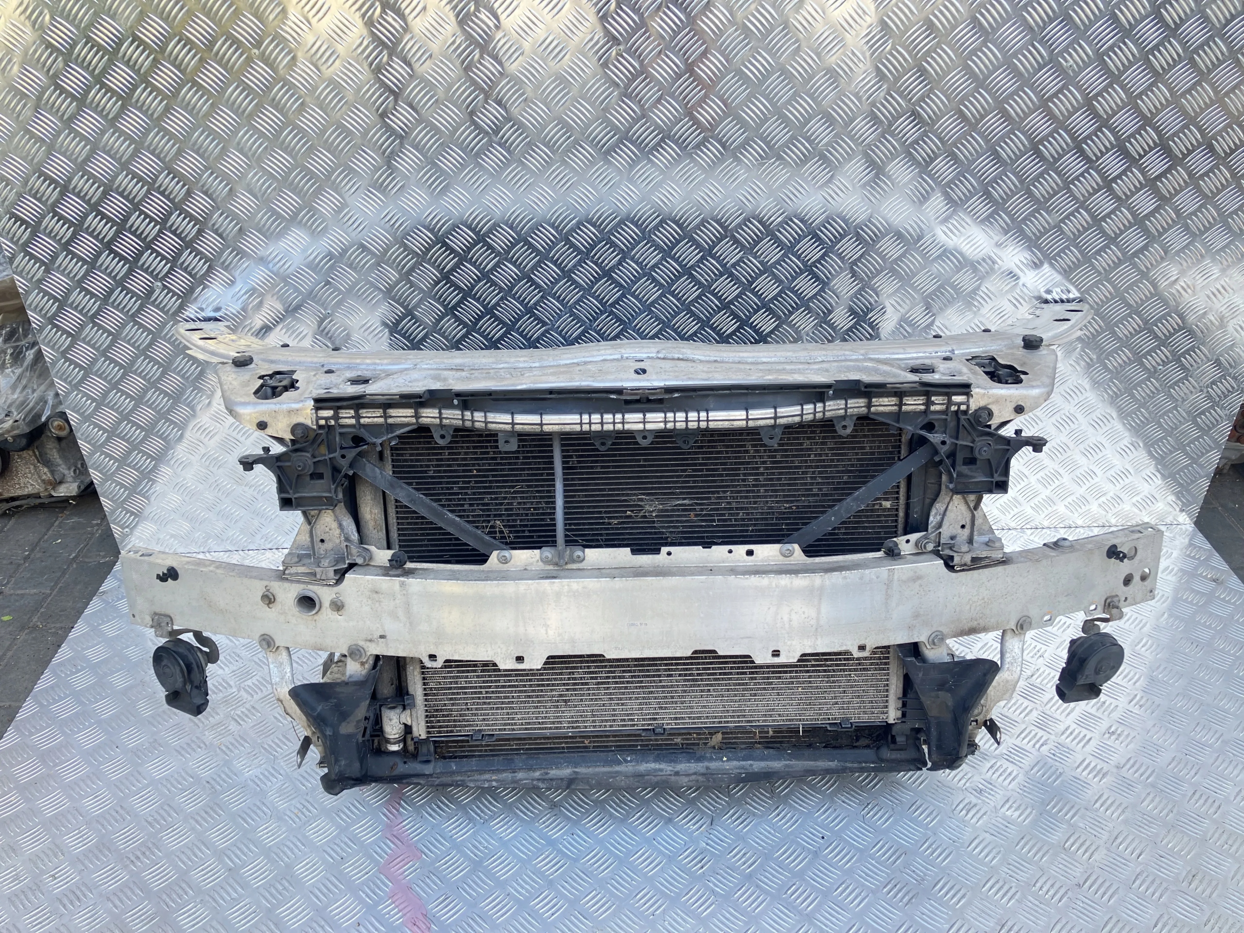 PAS PRZEDNI CHŁODNICE WENTYLATOR W205 2.0 CGI H