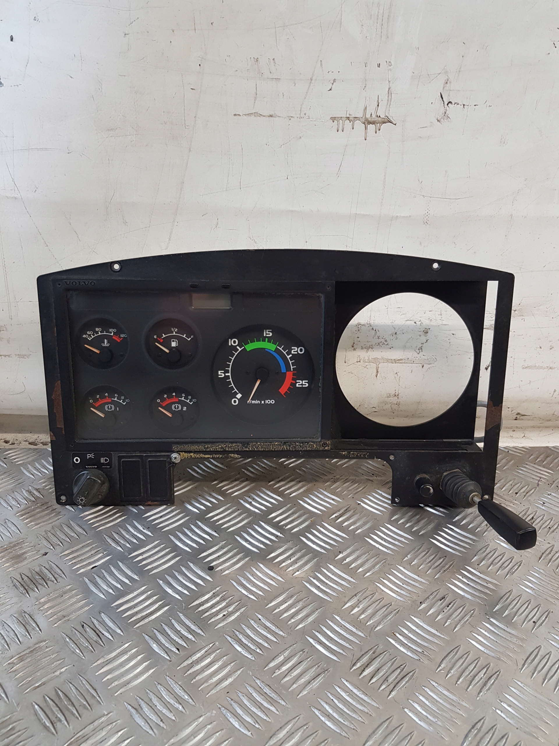 dials DO AUTOBUSU VOLVO 9519257 + switch SWITEL