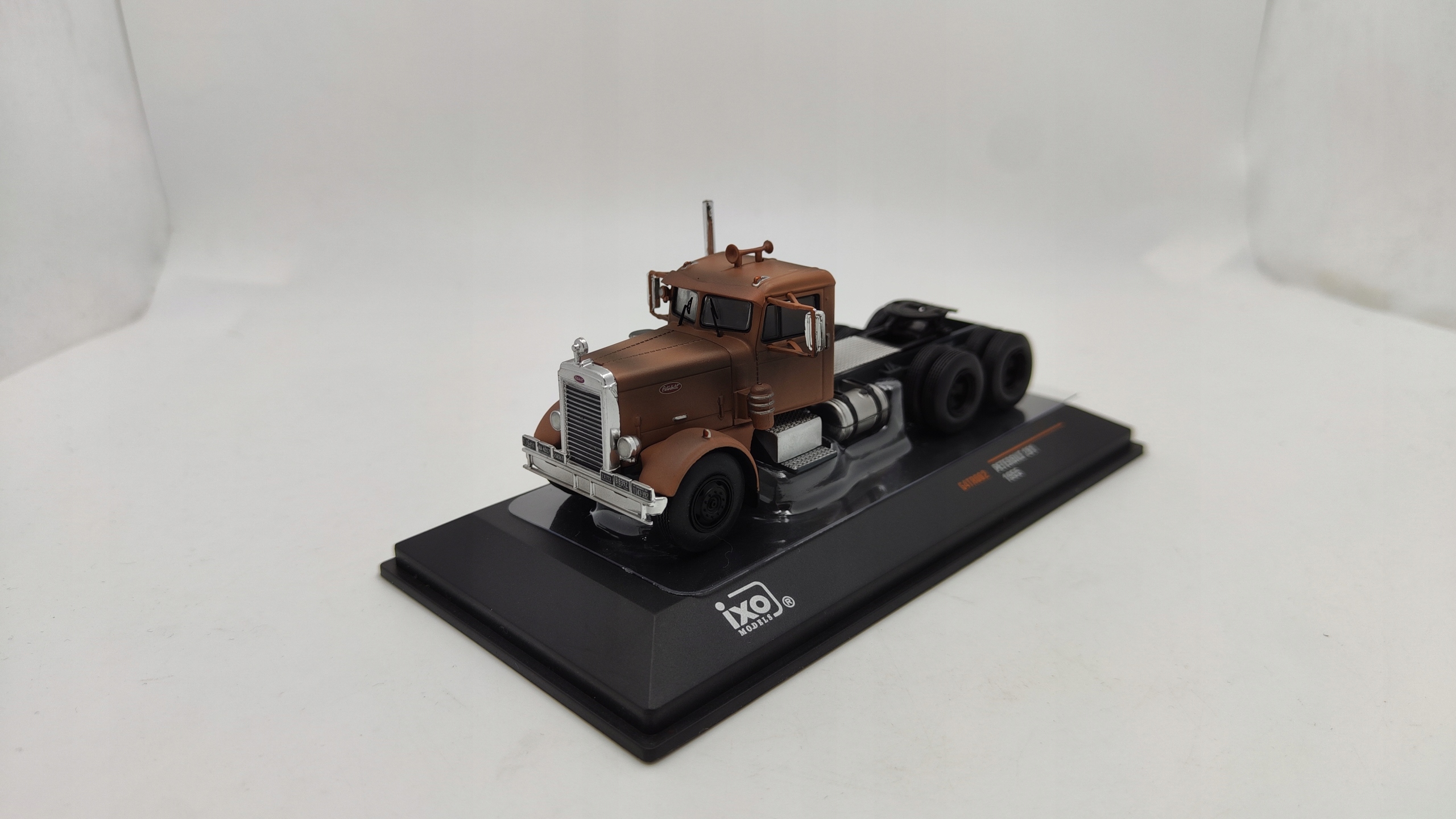 Peterbilt 281 1955 1:64 Ixo