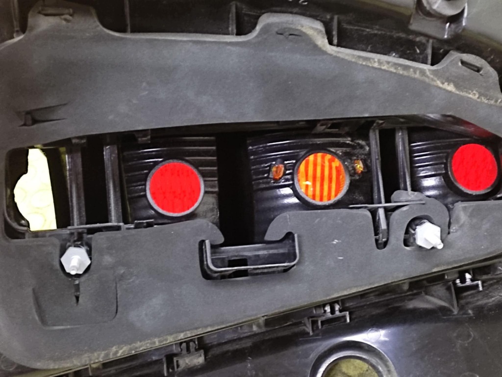 OPEL ZAFIRA B light right rear part